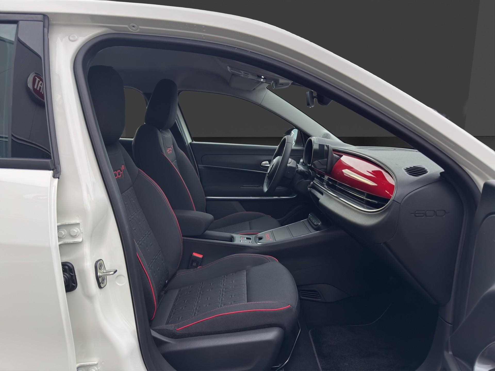 FIAT 600e Red-image-16