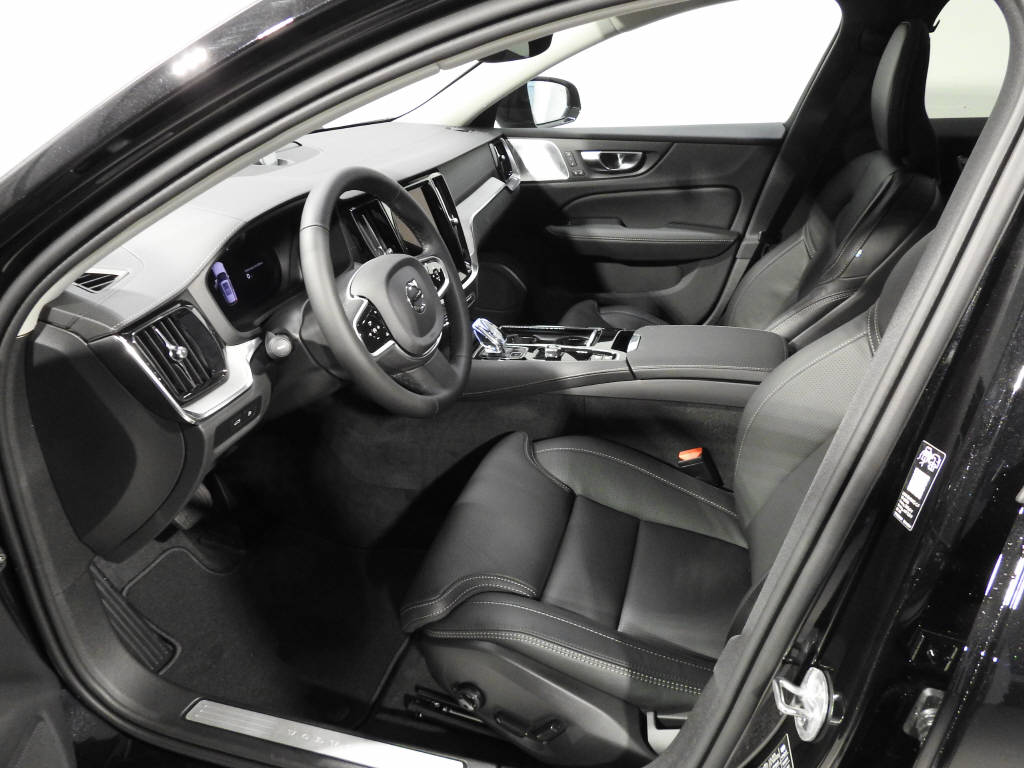 VOLVO V60 2.0 T6 TE Ultra Dark eAWD-image-9