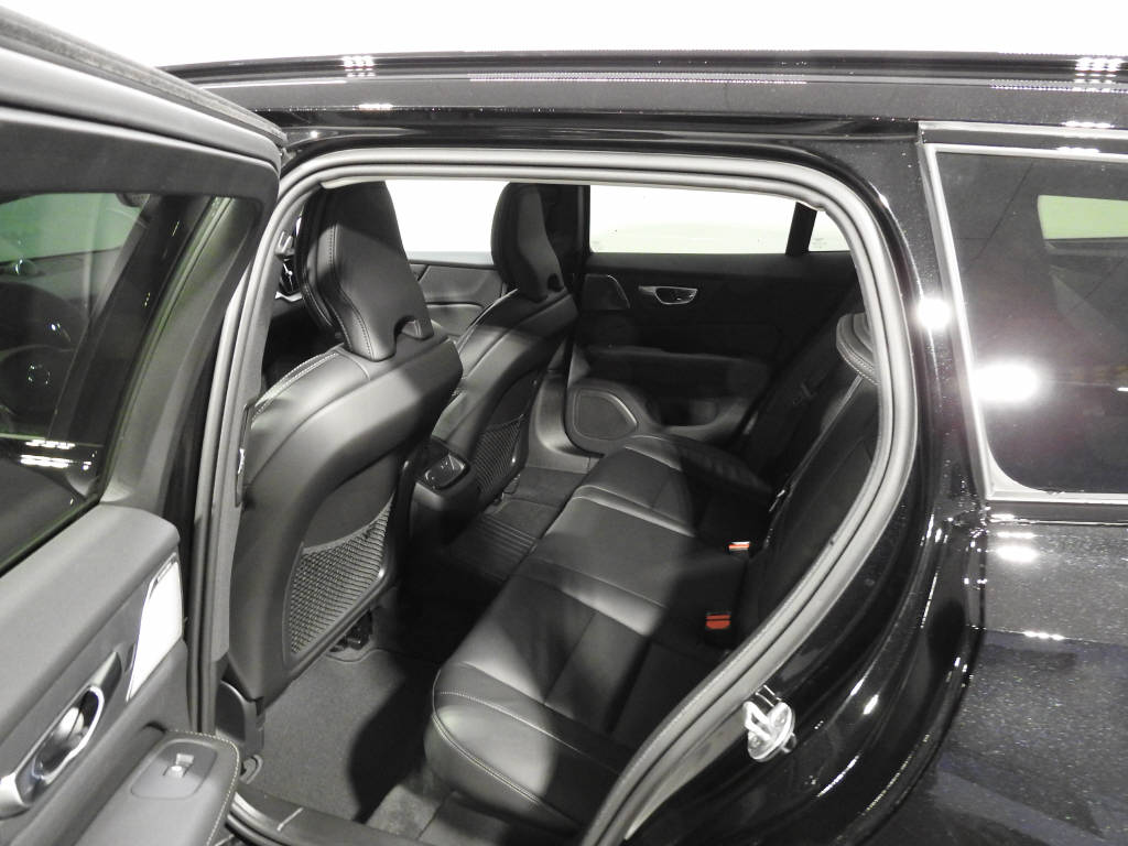 VOLVO V60 2.0 T6 TE Ultra Dark eAWD-image-11