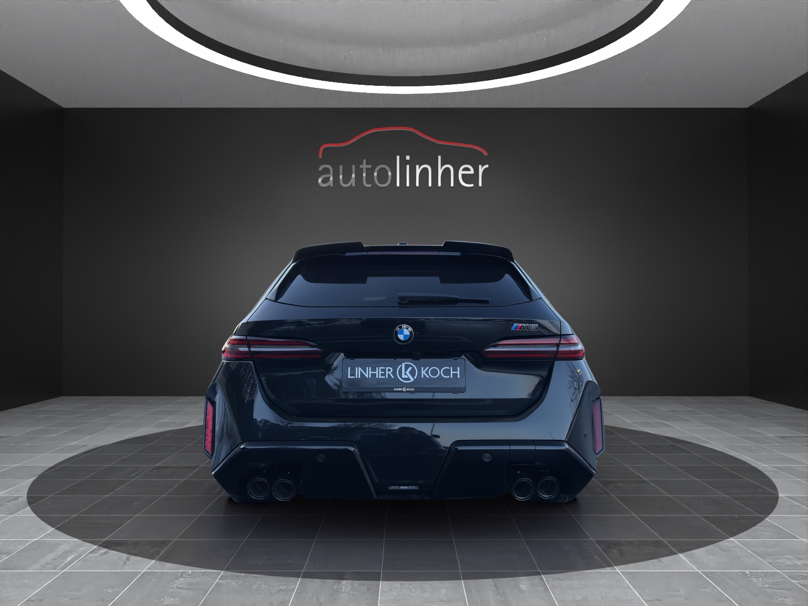 BMW M5 xDrive Touring-showroom-element-3