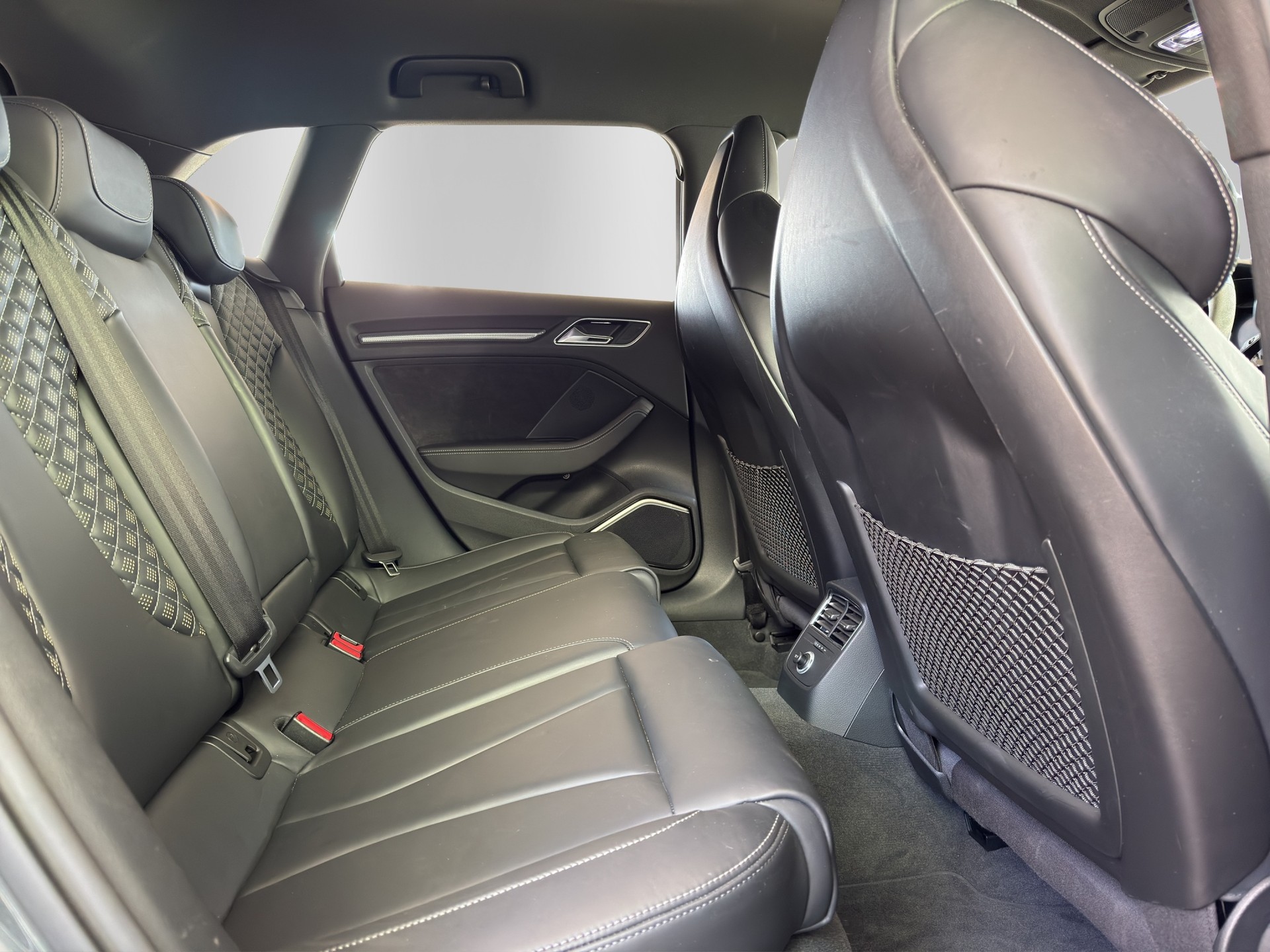AUDI RS3 Sportback 2.5 TSI quattro S-tronic-image-14