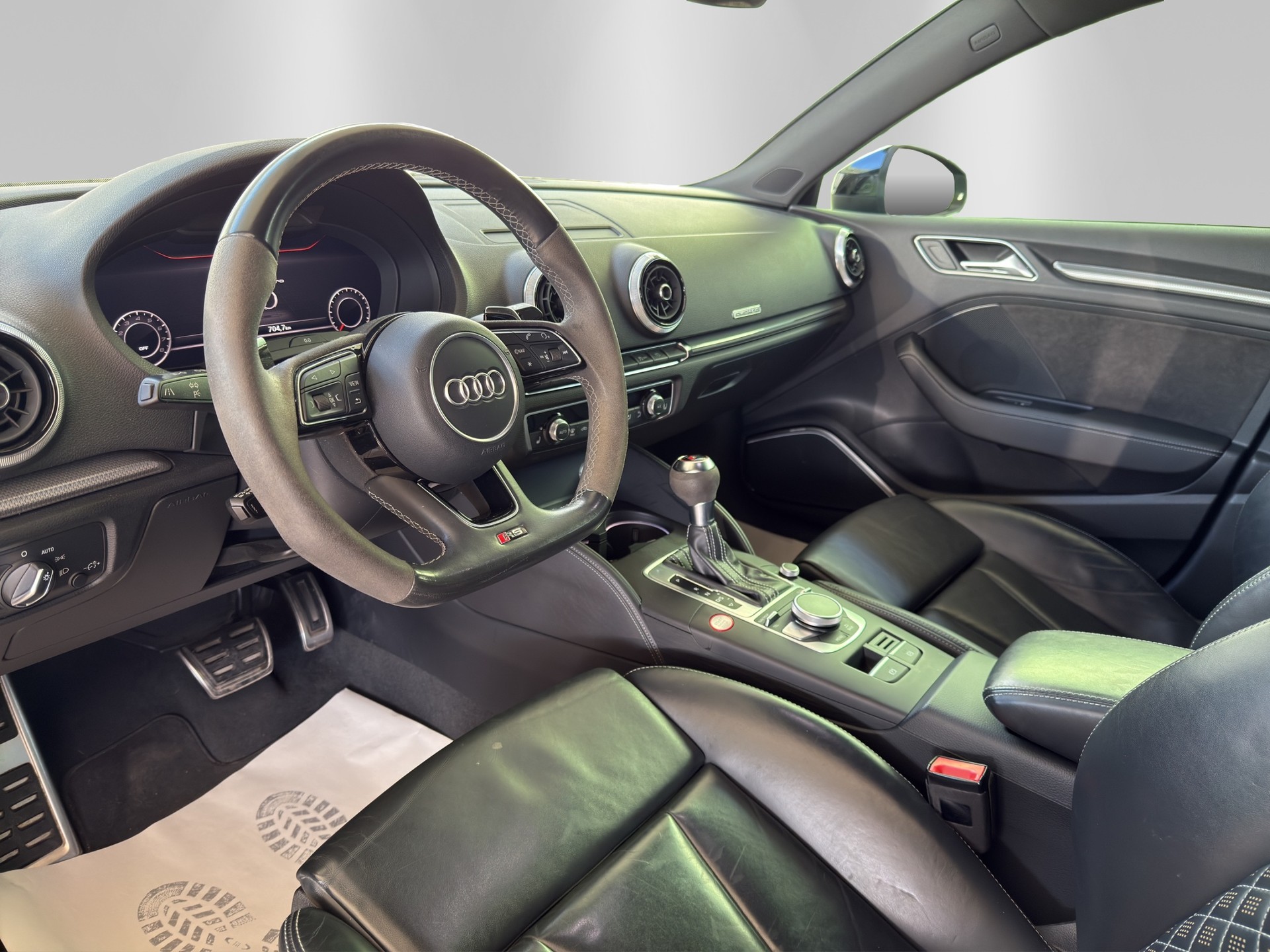 AUDI RS3 Sportback 2.5 TSI quattro S-tronic-image-7