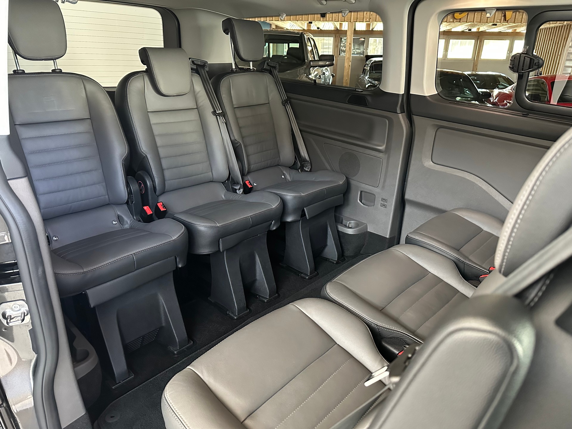 FORD Tourneo Custom 320 L2H1 Titanium X A-image-5