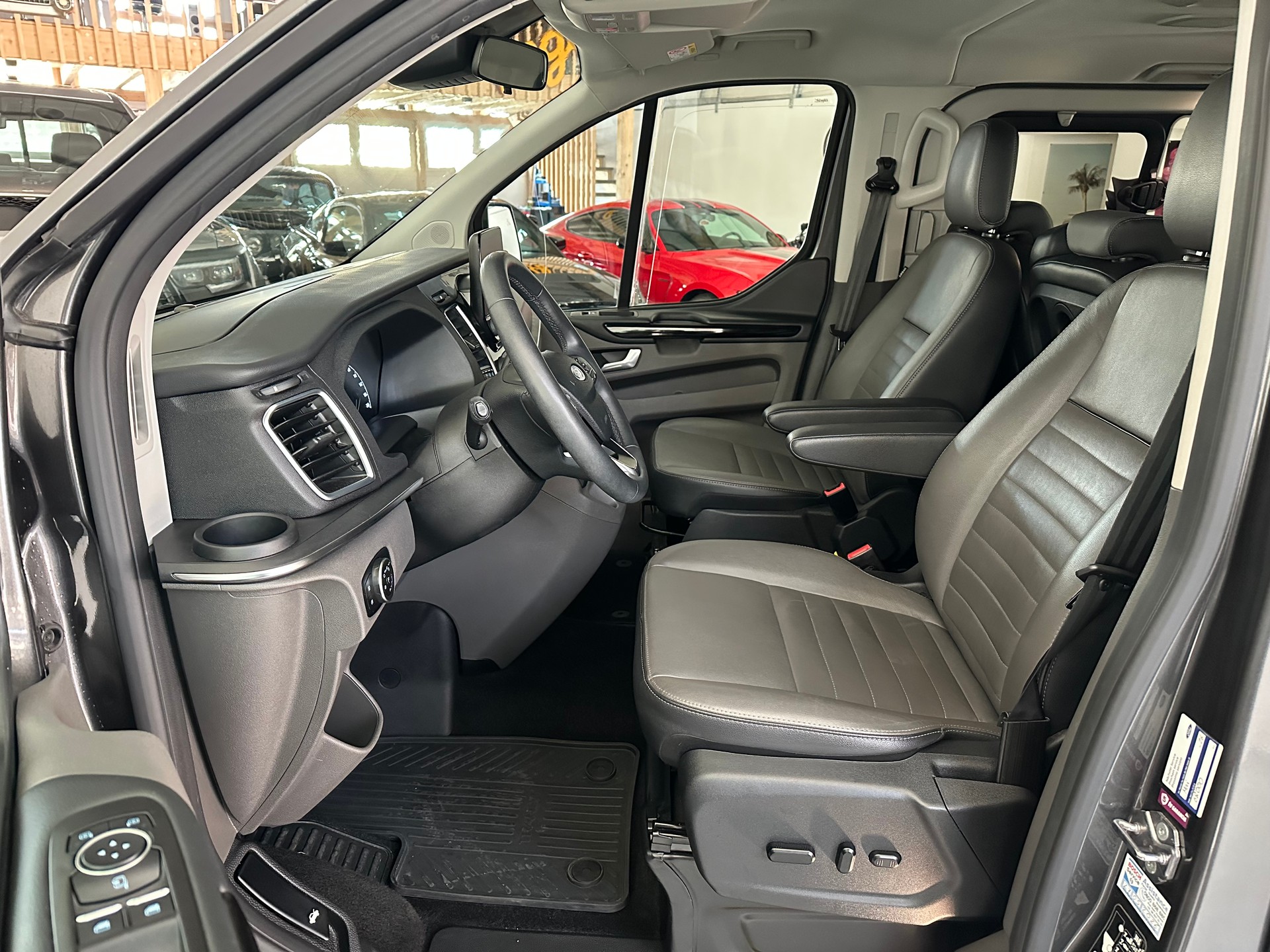 FORD Tourneo Custom 320 L2H1 Titanium X A-image-3