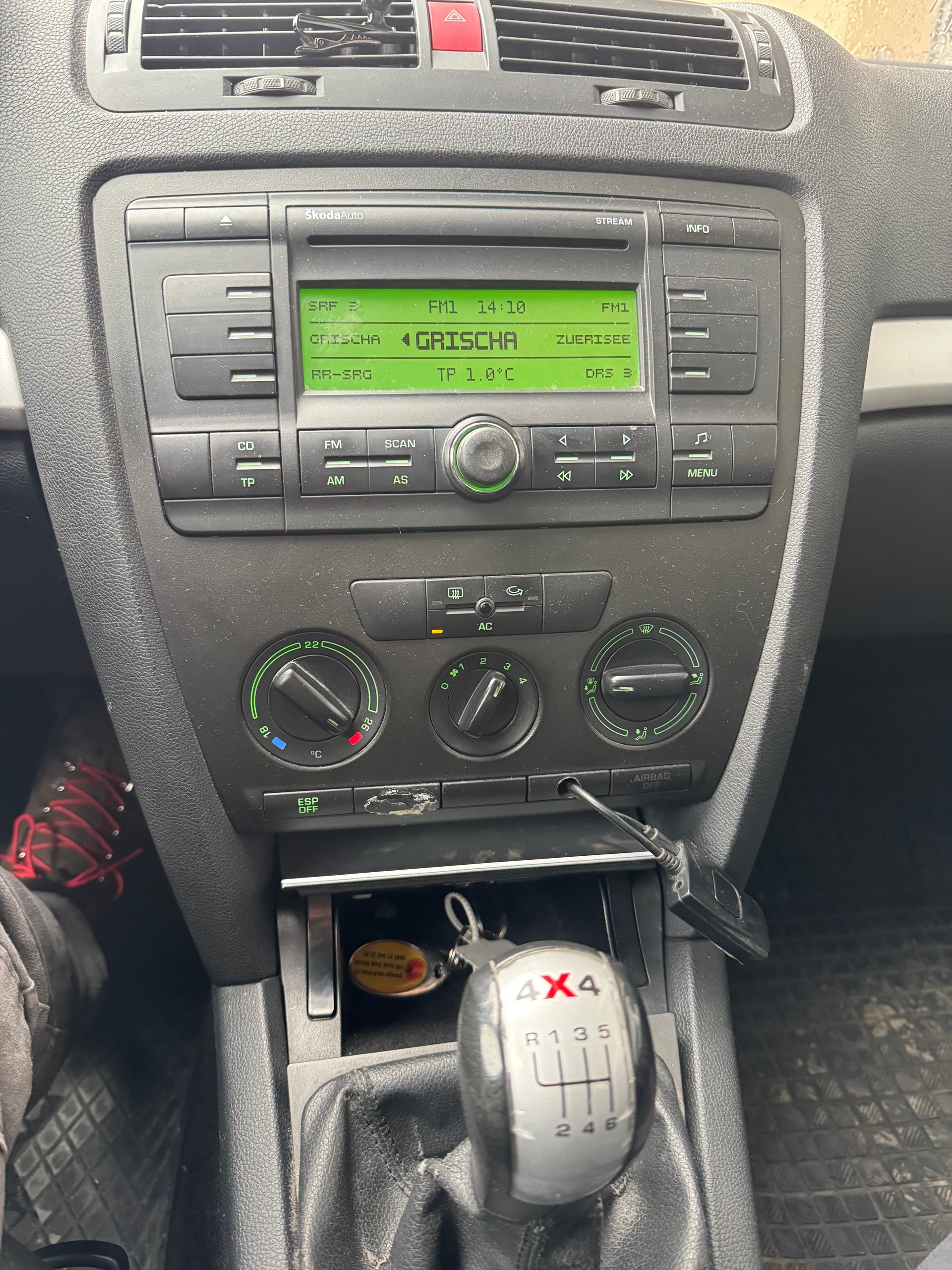 SKODA Octavia 1.9 TDI Adventure 4x4-image-8
