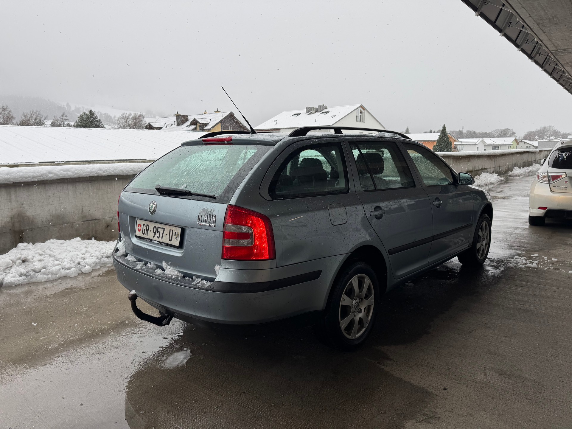 SKODA Octavia 1.9 TDI Adventure 4x4-image-2
