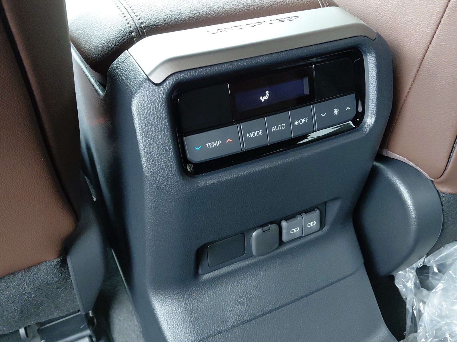 TOYOTA Land Cruiser 2.8 D 48V Style-image-15