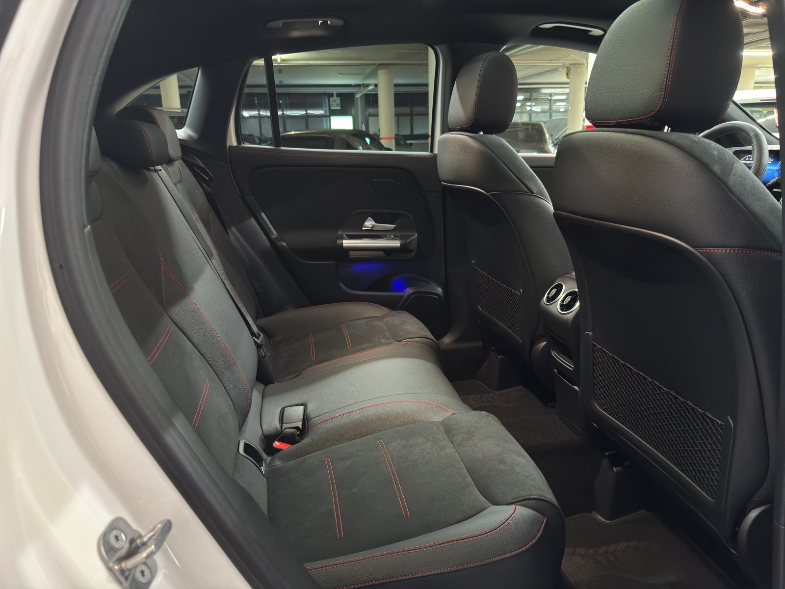 MERCEDES-BENZ GLA 250 e AMG Line EQ Hybrid Technology-image-9