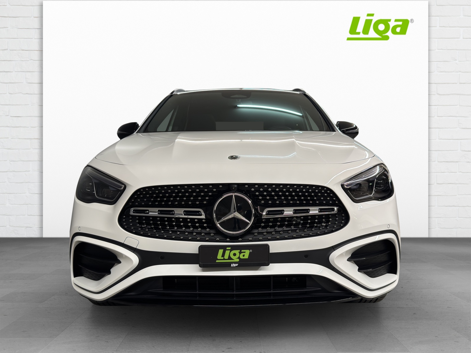 MERCEDES-BENZ GLA 250 e AMG Line EQ Hybrid Technology-showroom-element-2