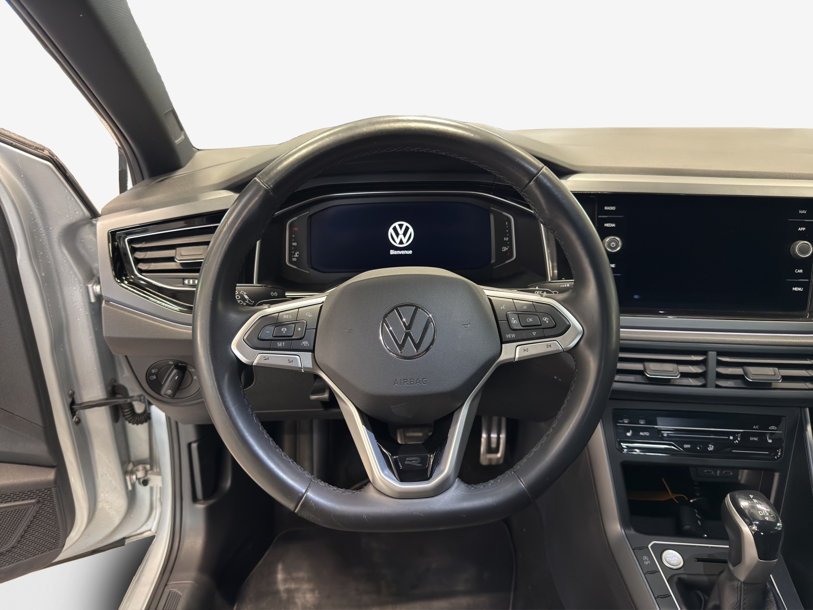 VW Taigo 1.0 TSI R-Line DSG-image-9