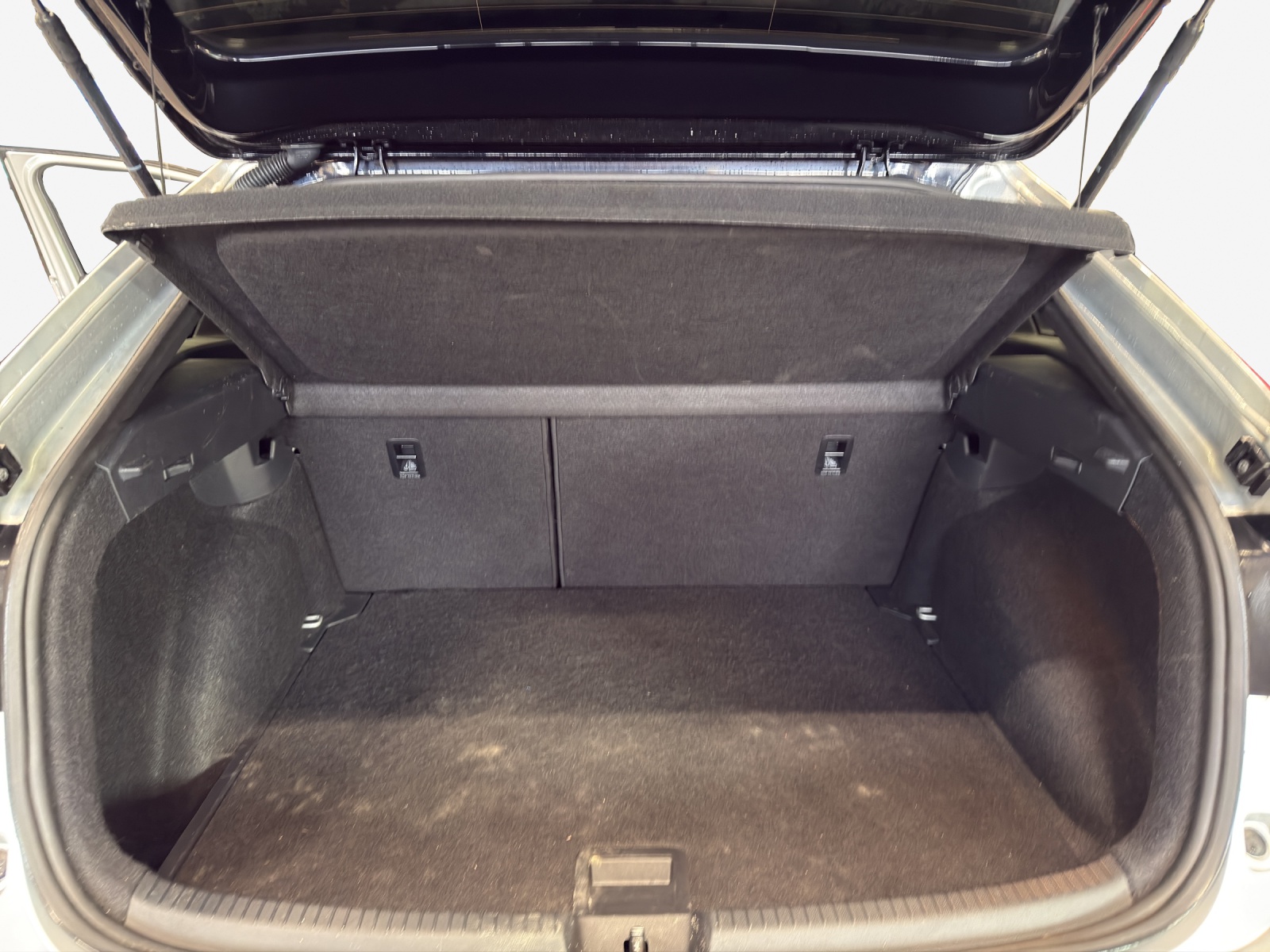VW Taigo 1.0 TSI R-Line DSG-image-12