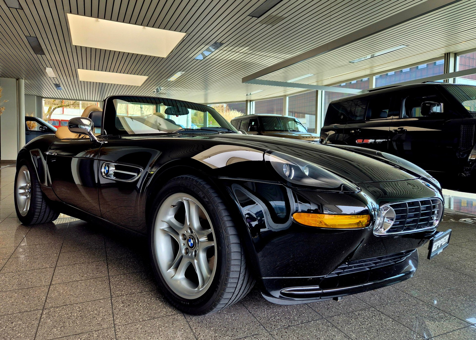 BMW Z8 Roadster-image-6