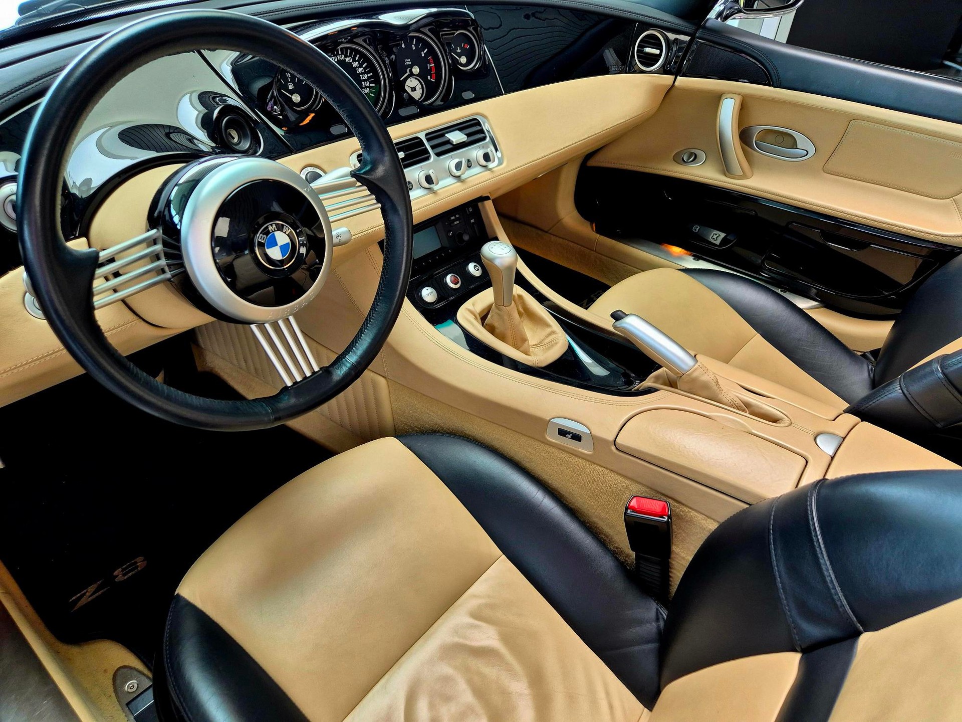 BMW Z8 Roadster-image-15