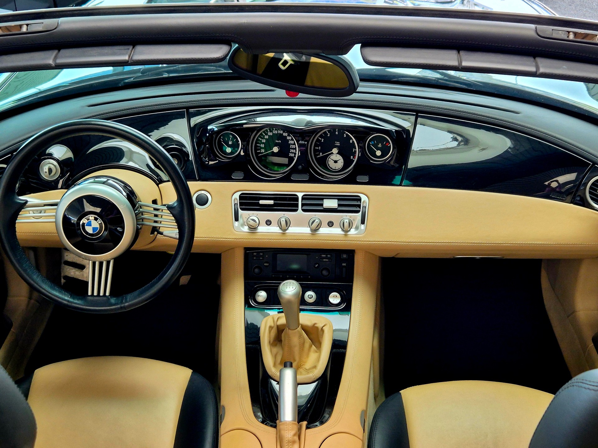 BMW Z8 Roadster-image-13