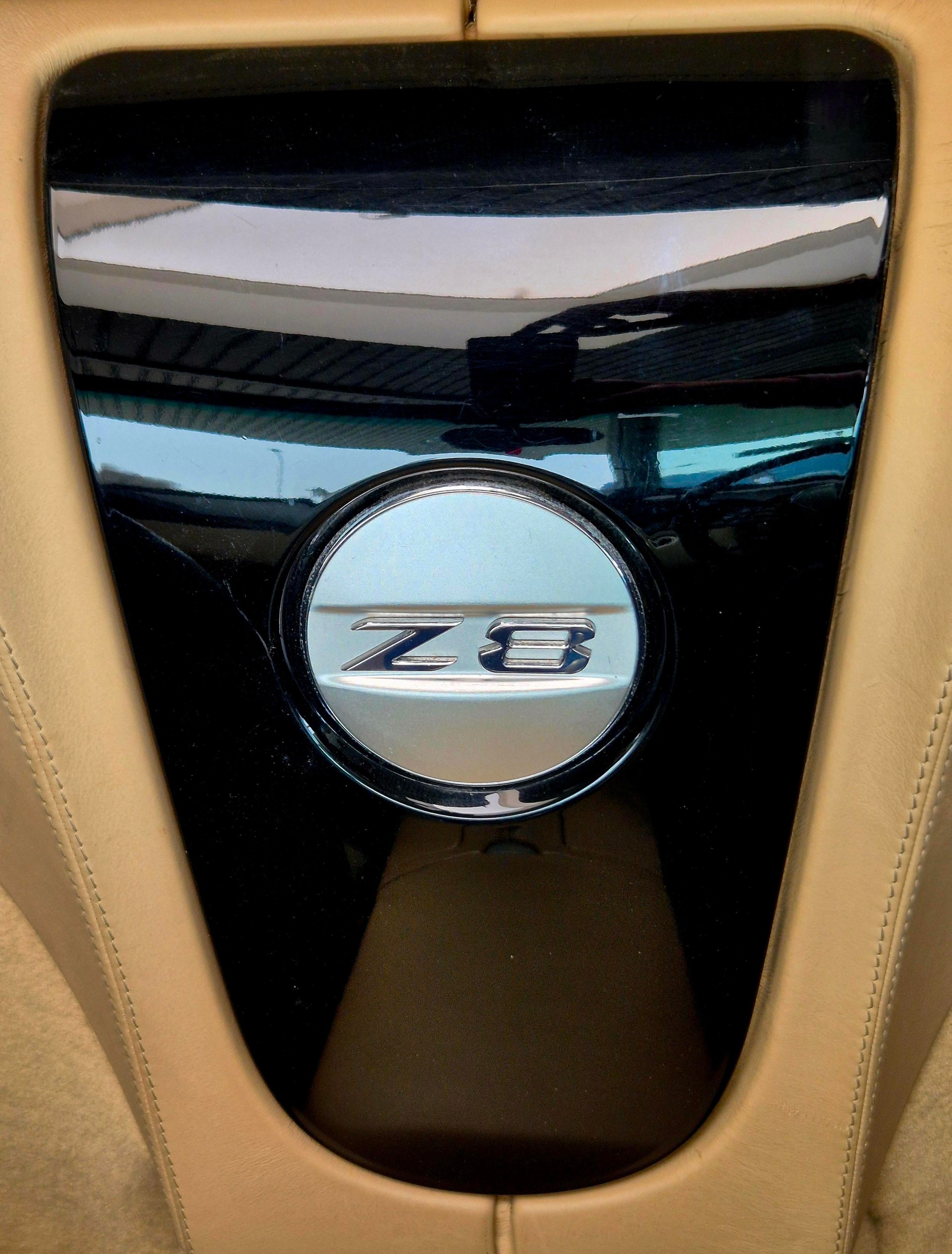 BMW Z8 Roadster-image-12