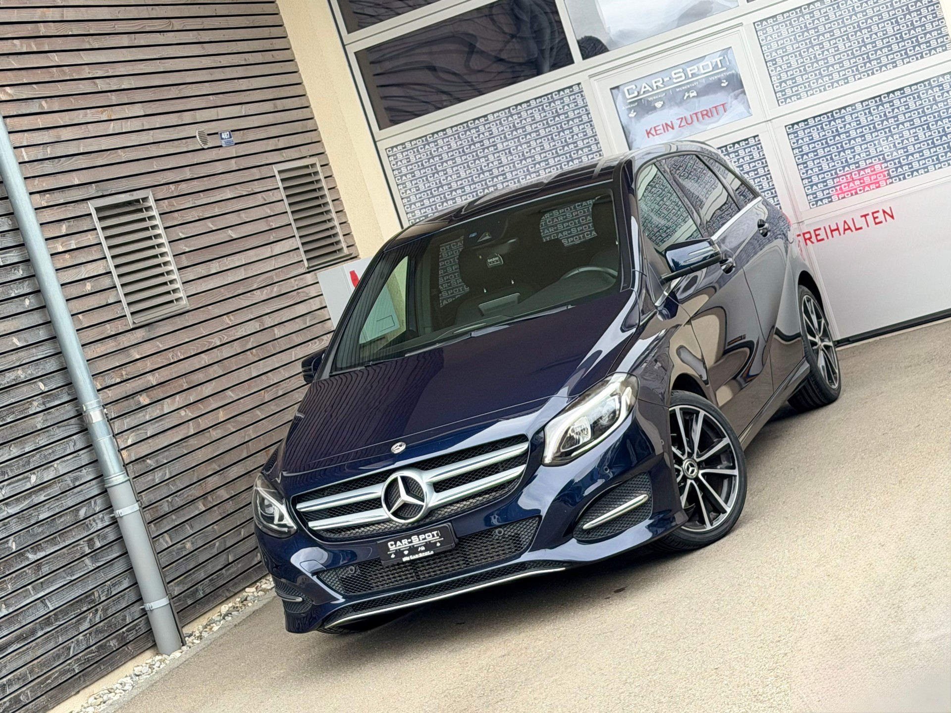 MERCEDES-BENZ B 180 Urban 7G-DCT