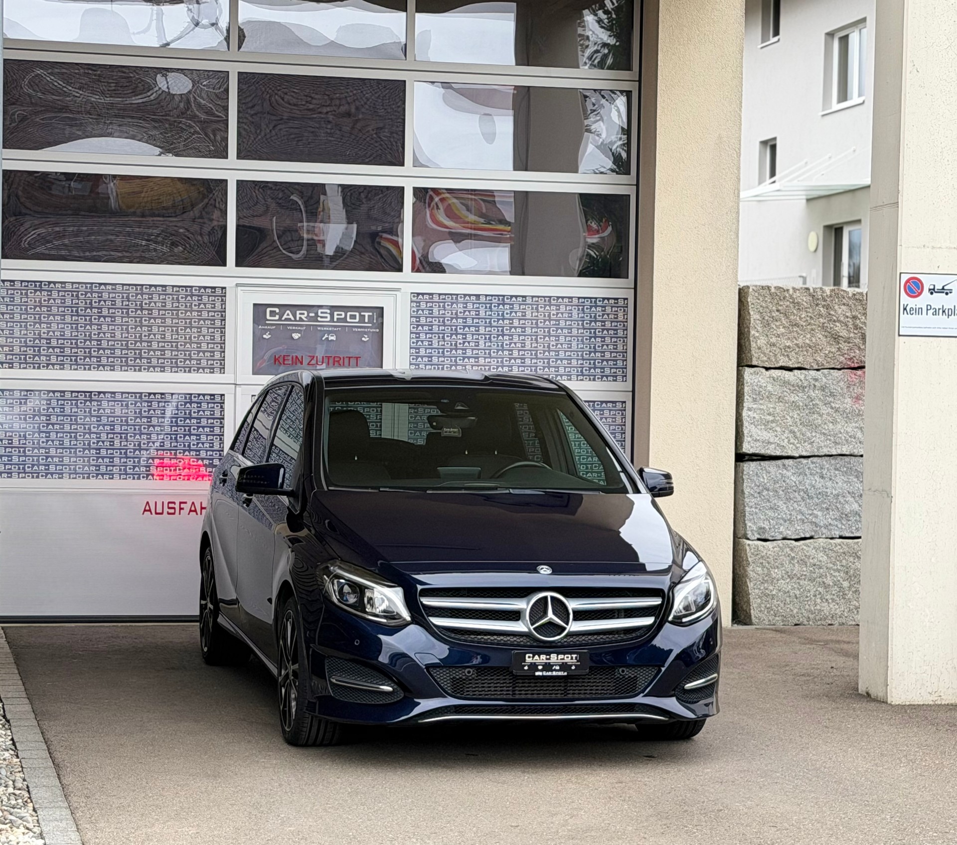 MERCEDES-BENZ B 180 Urban 7G-DCT-showroom-element-2