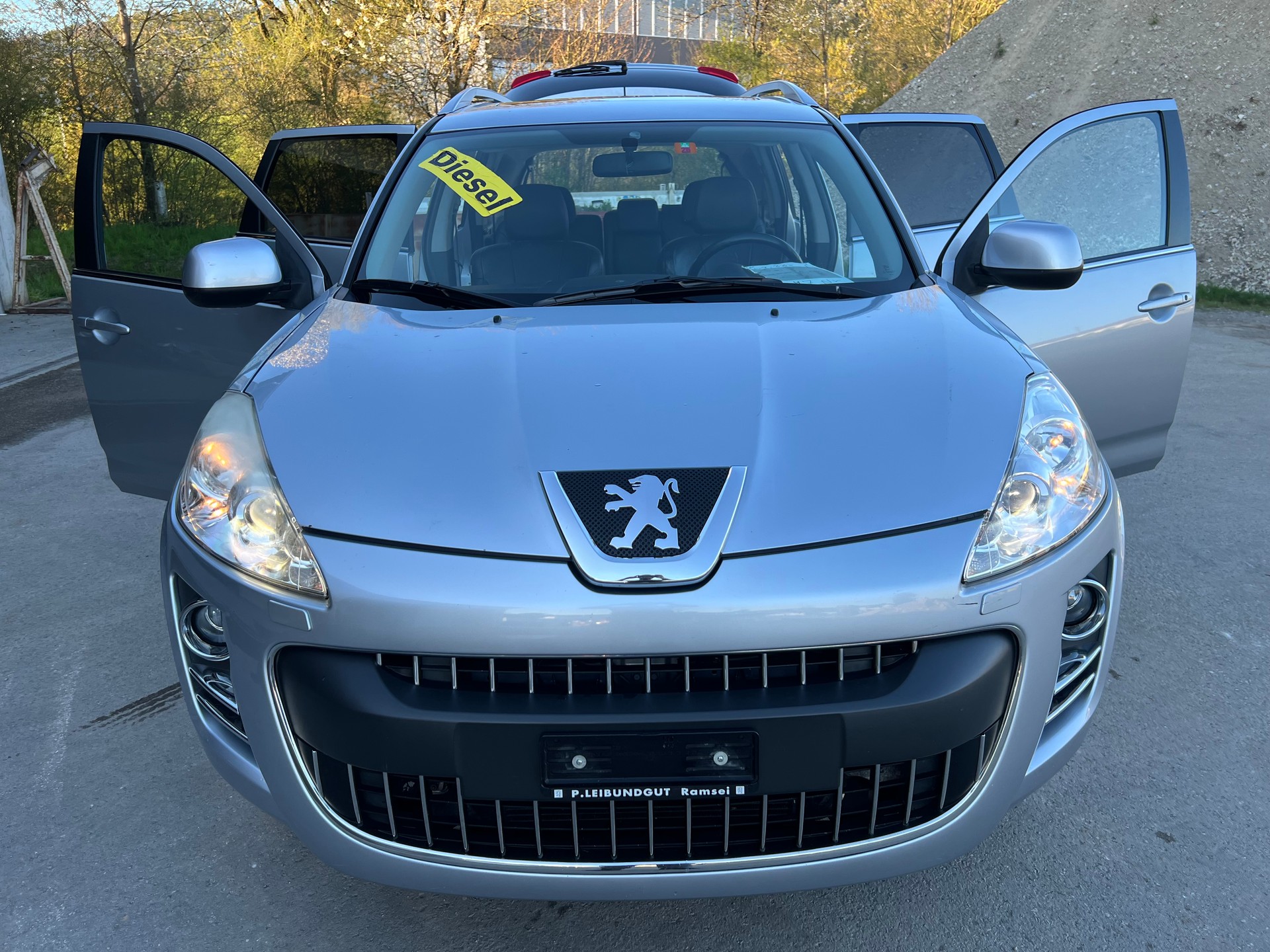 PEUGEOT 4007 2.2 HDi Dynamic-image-6