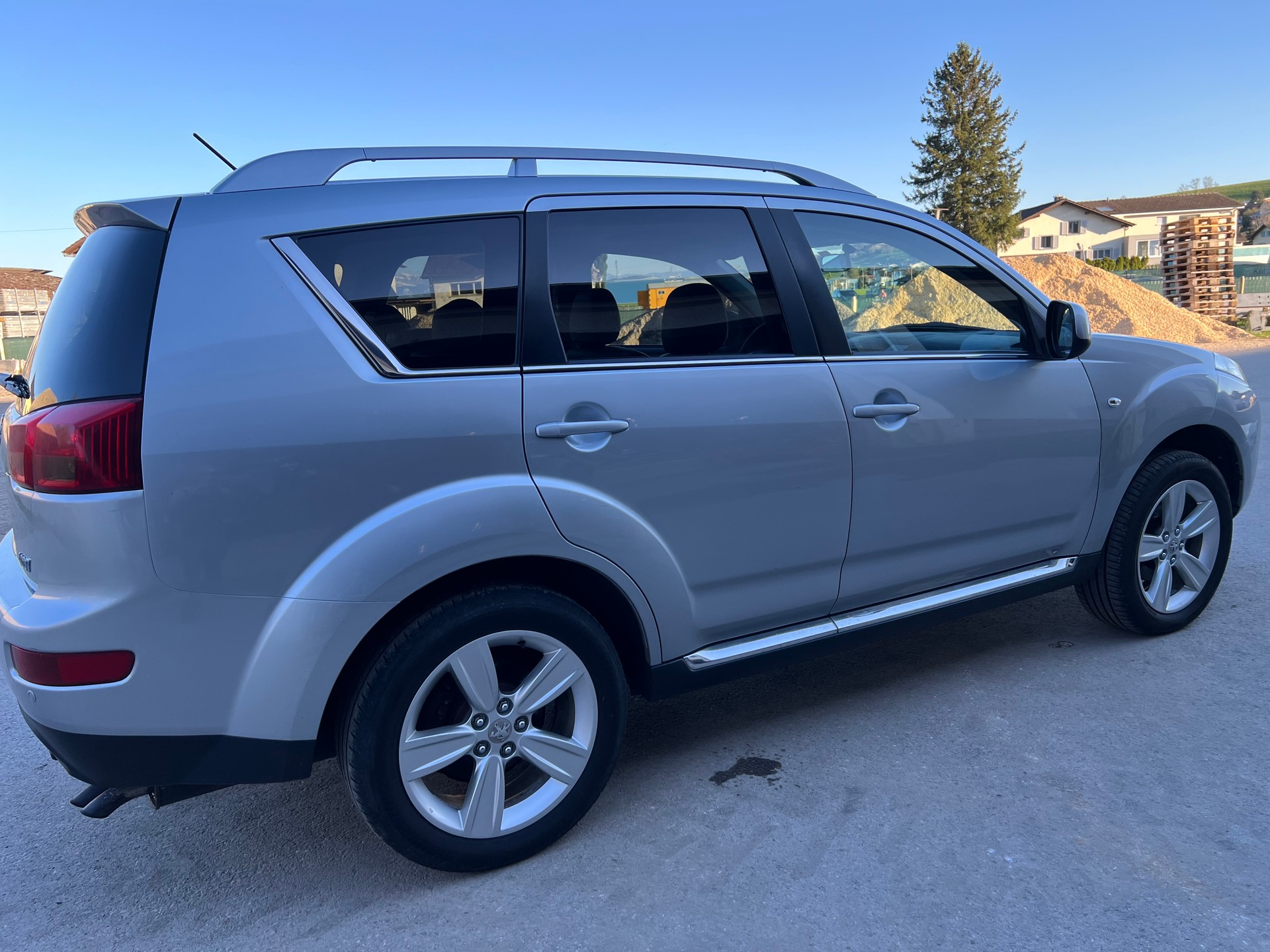 PEUGEOT 4007 2.2 HDi Dynamic-image-4