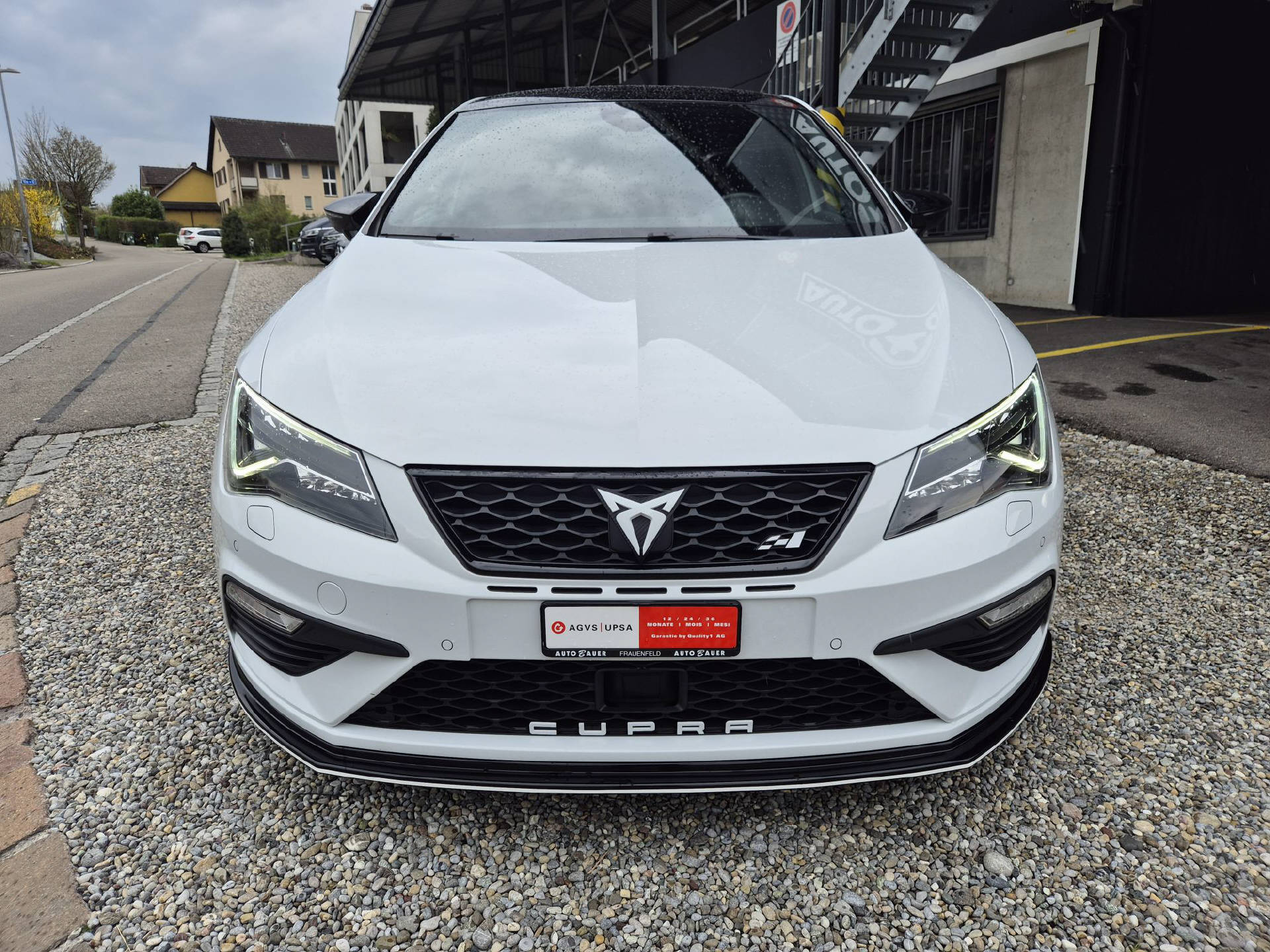 SEAT Leon 2.0 TSI 300 Cupra DSG-image-2