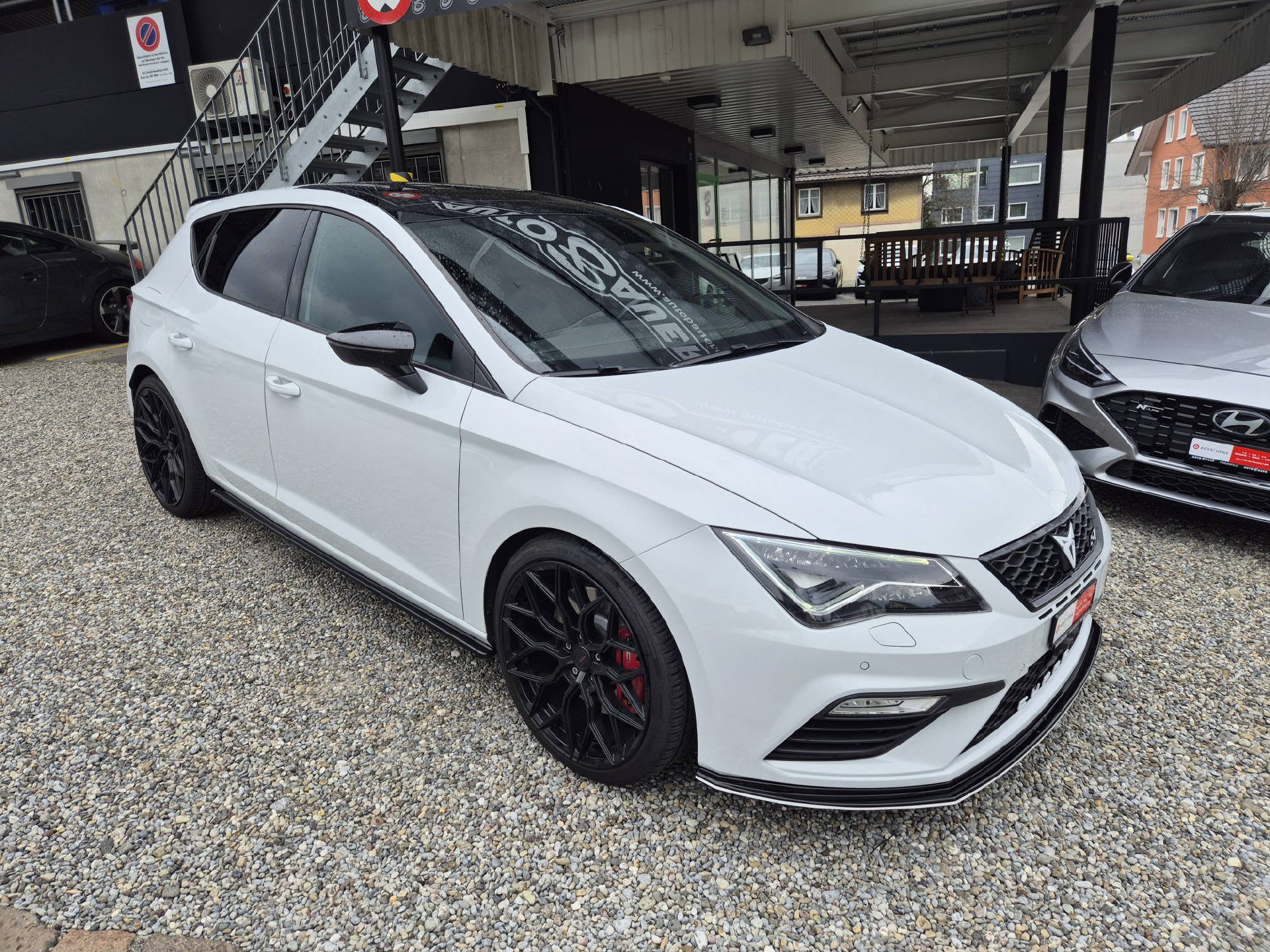 SEAT Leon 2.0 TSI 300 Cupra DSG-image-1