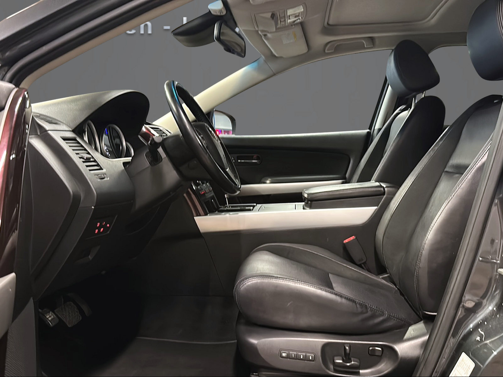 MAZDA CX-9 3.7 V6 Revolution Automatic-image-9