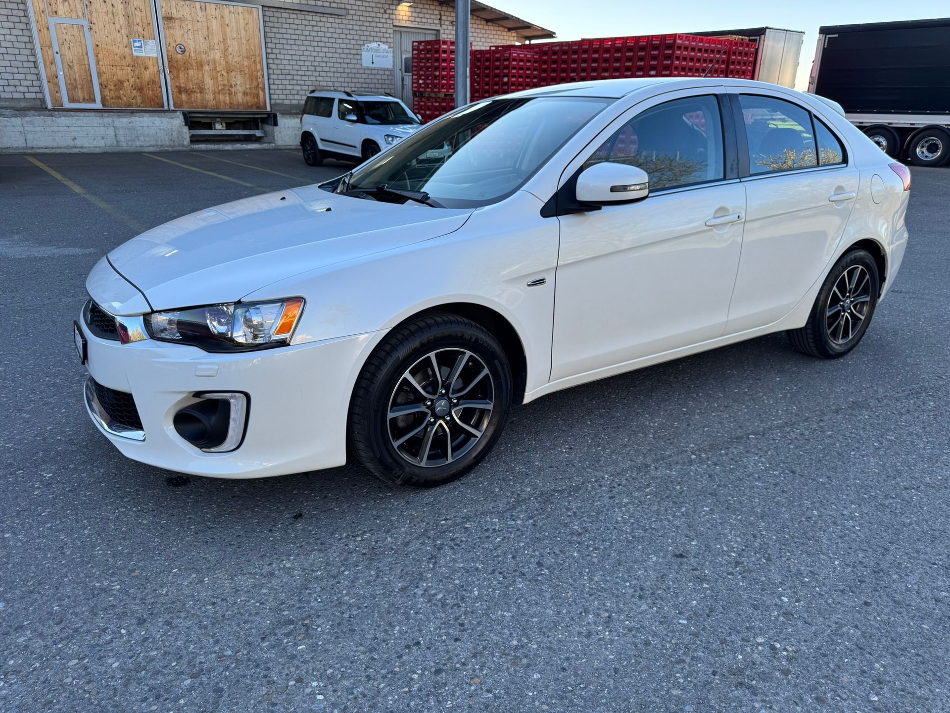 MITSUBISHI Lancer Sportback 1.8 Style CVT-showroom-element-1