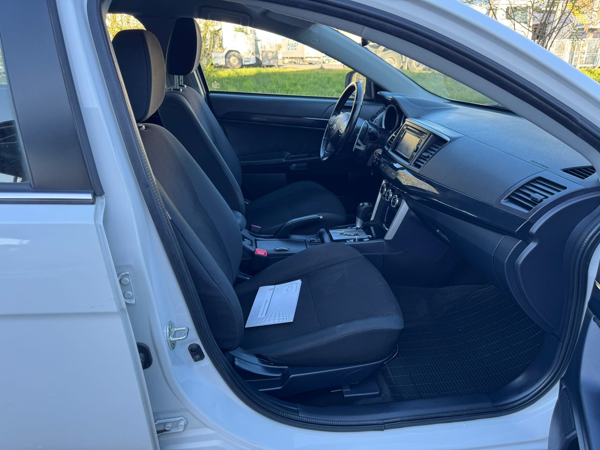 MITSUBISHI Lancer Sportback 1.8 Style CVT-image-9