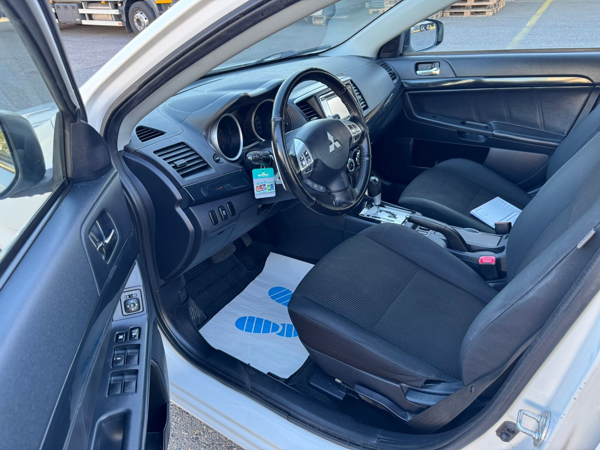 MITSUBISHI Lancer Sportback 1.8 Style CVT-image-12