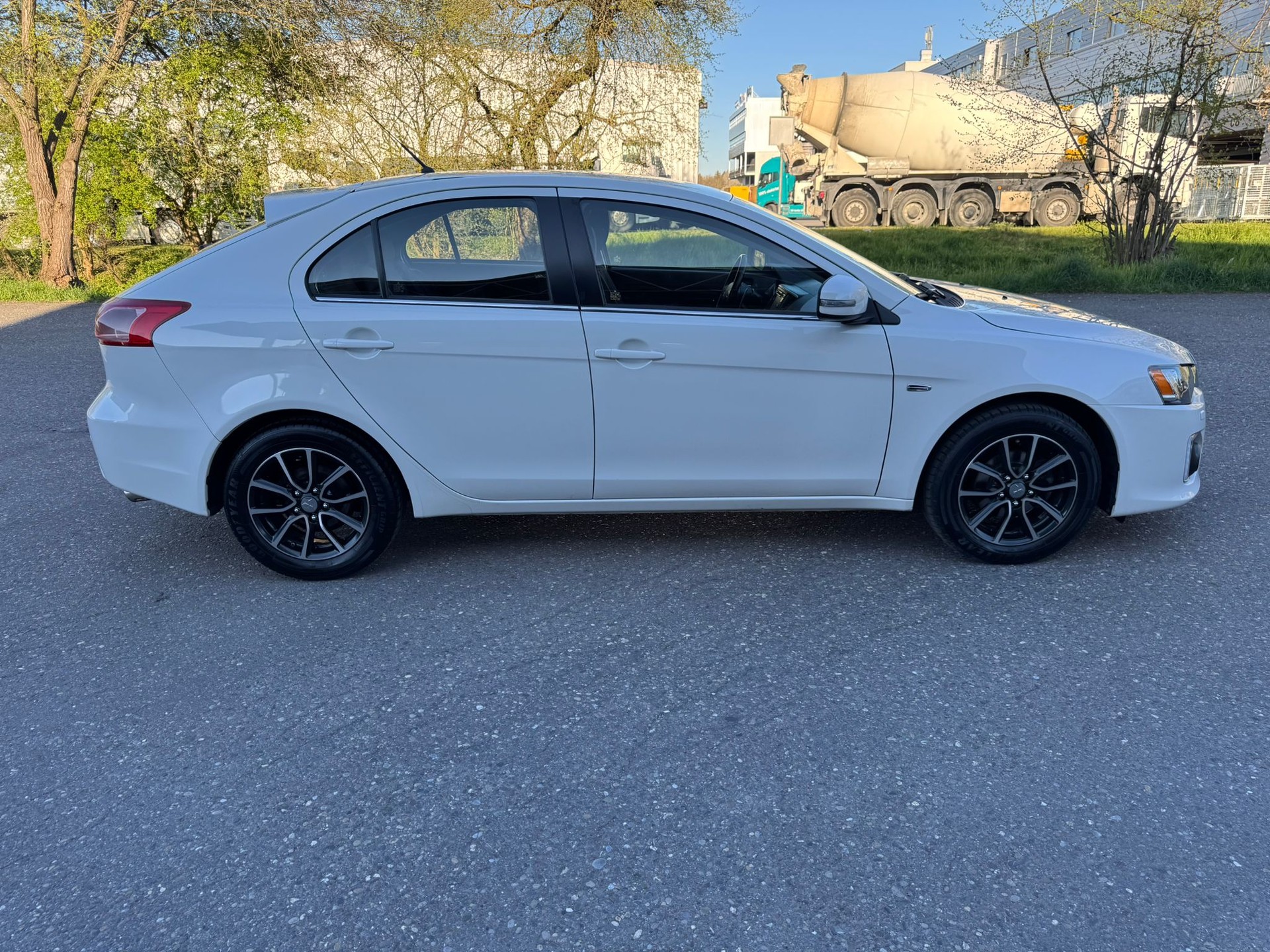MITSUBISHI Lancer Sportback 1.8 Style CVT-image-8