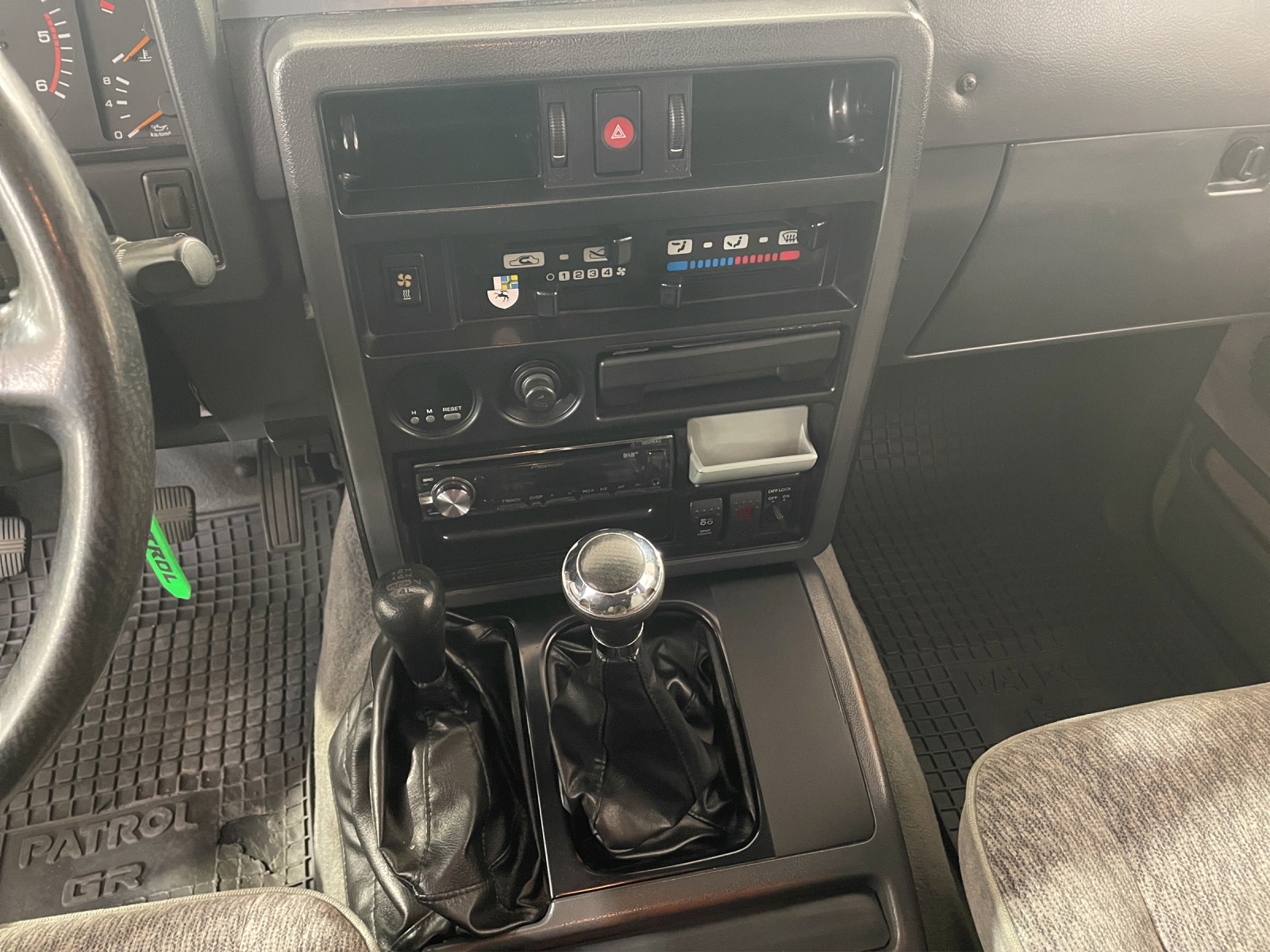 NISSAN Patrol 2.8 D SLX Hardtop-image-6