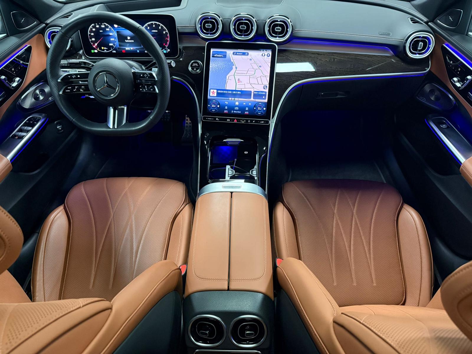 MERCEDES-BENZ C 300 4Matic AMG Line-image-12