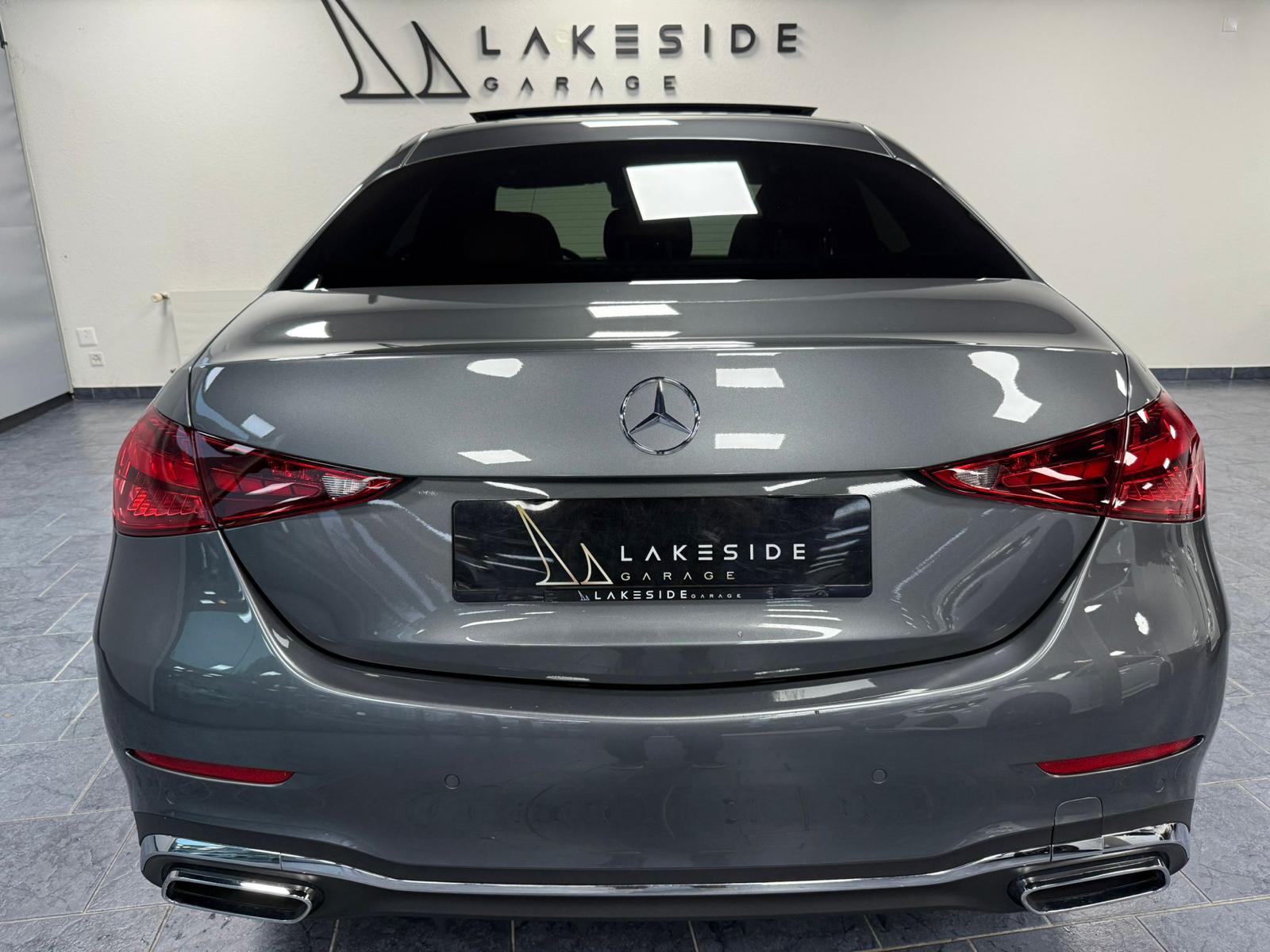 MERCEDES-BENZ C 300 4Matic AMG Line-image-4