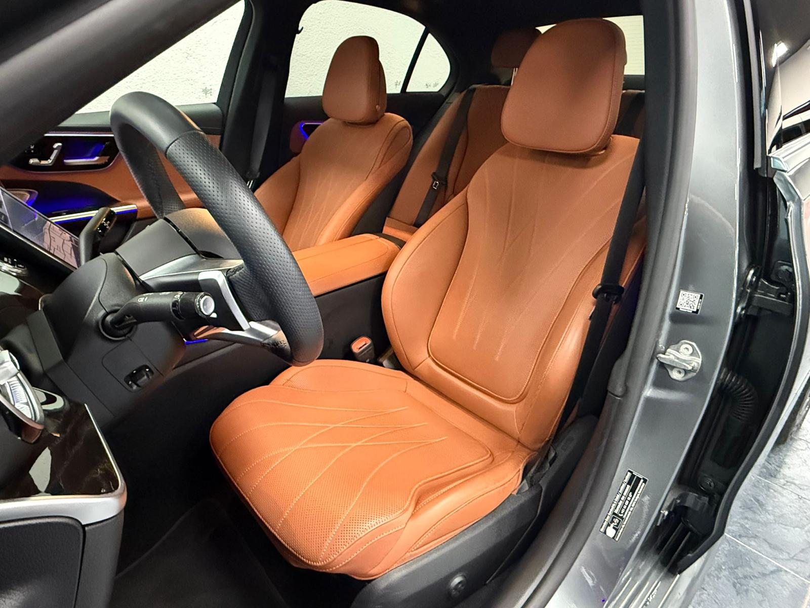 MERCEDES-BENZ C 300 4Matic AMG Line-image-13