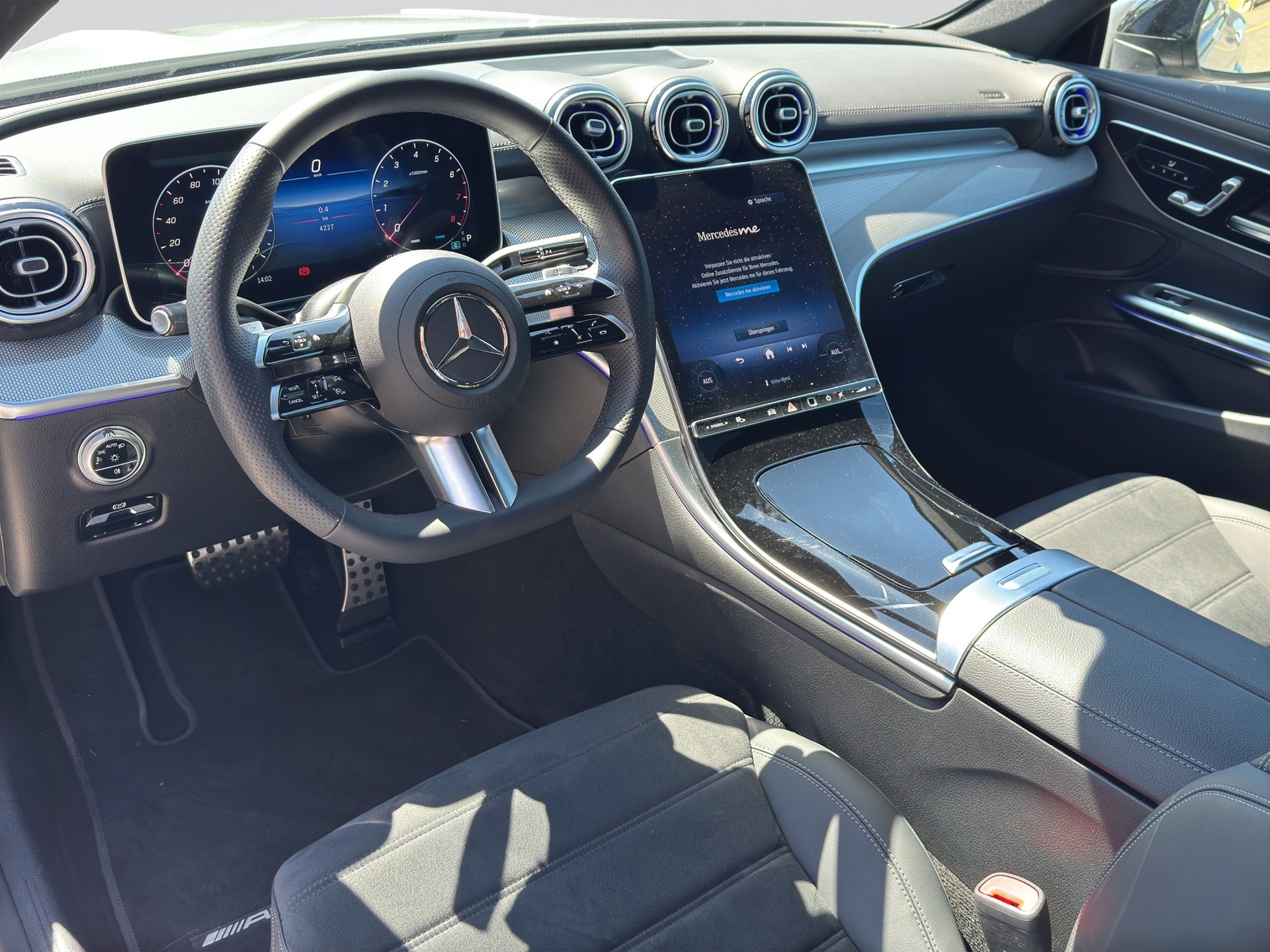 MERCEDES-BENZ CLE 200 AMG Night 9G-Tronic-image-6