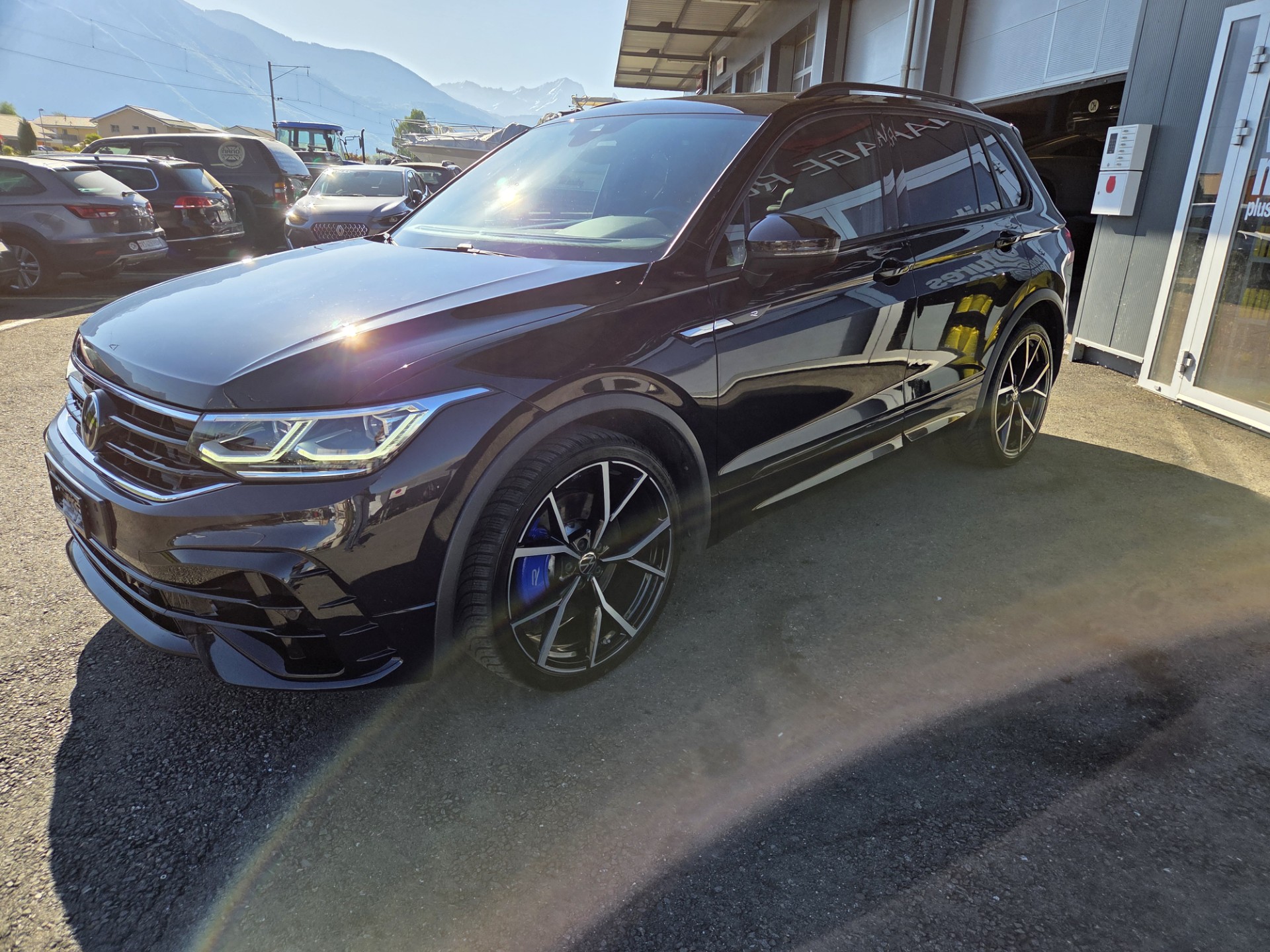 VW Tiguan 2.0TSI R 4Motion DSG-showroom-element-1
