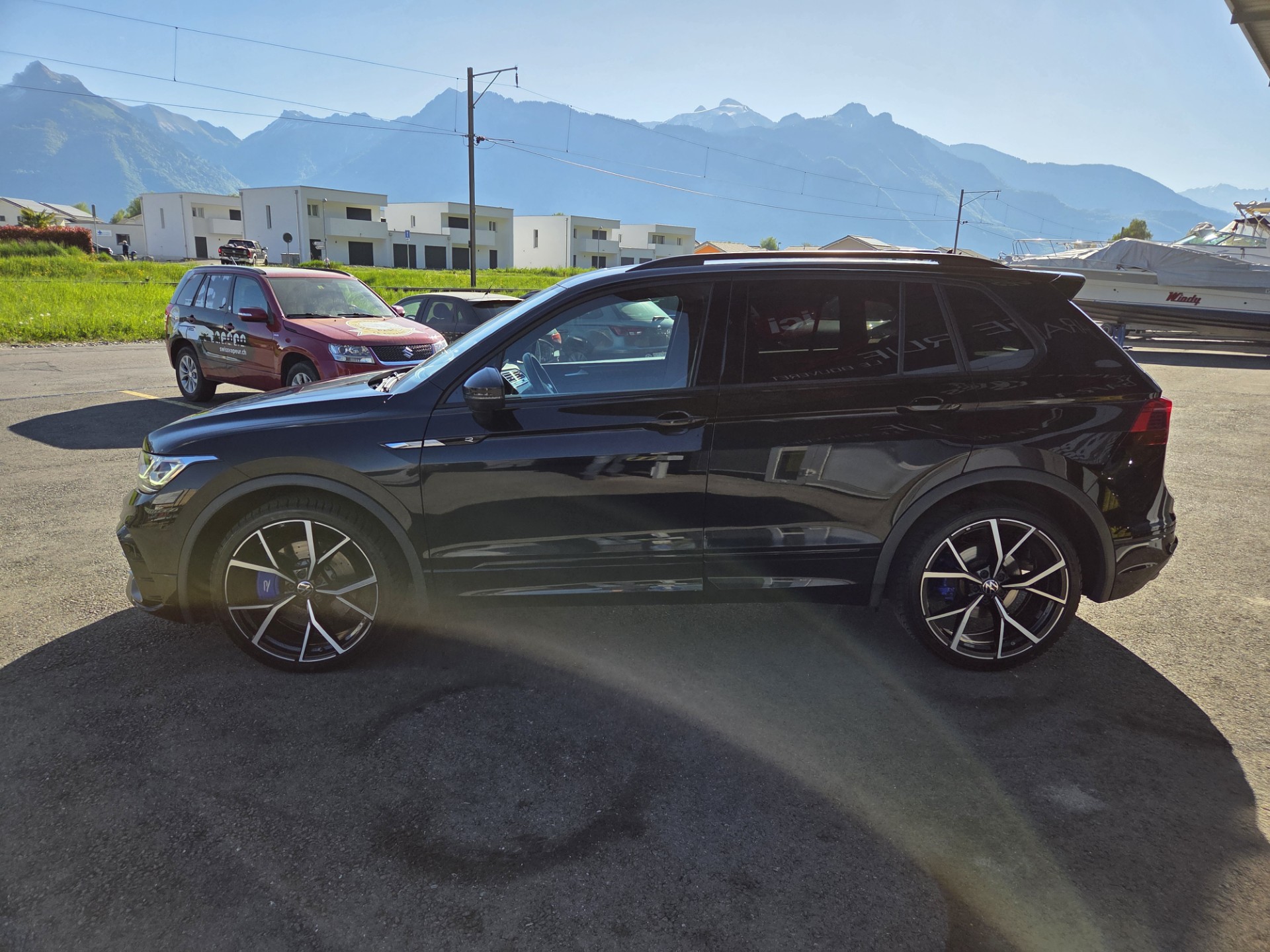 VW Tiguan 2.0TSI R 4Motion DSG-showroom-element-2