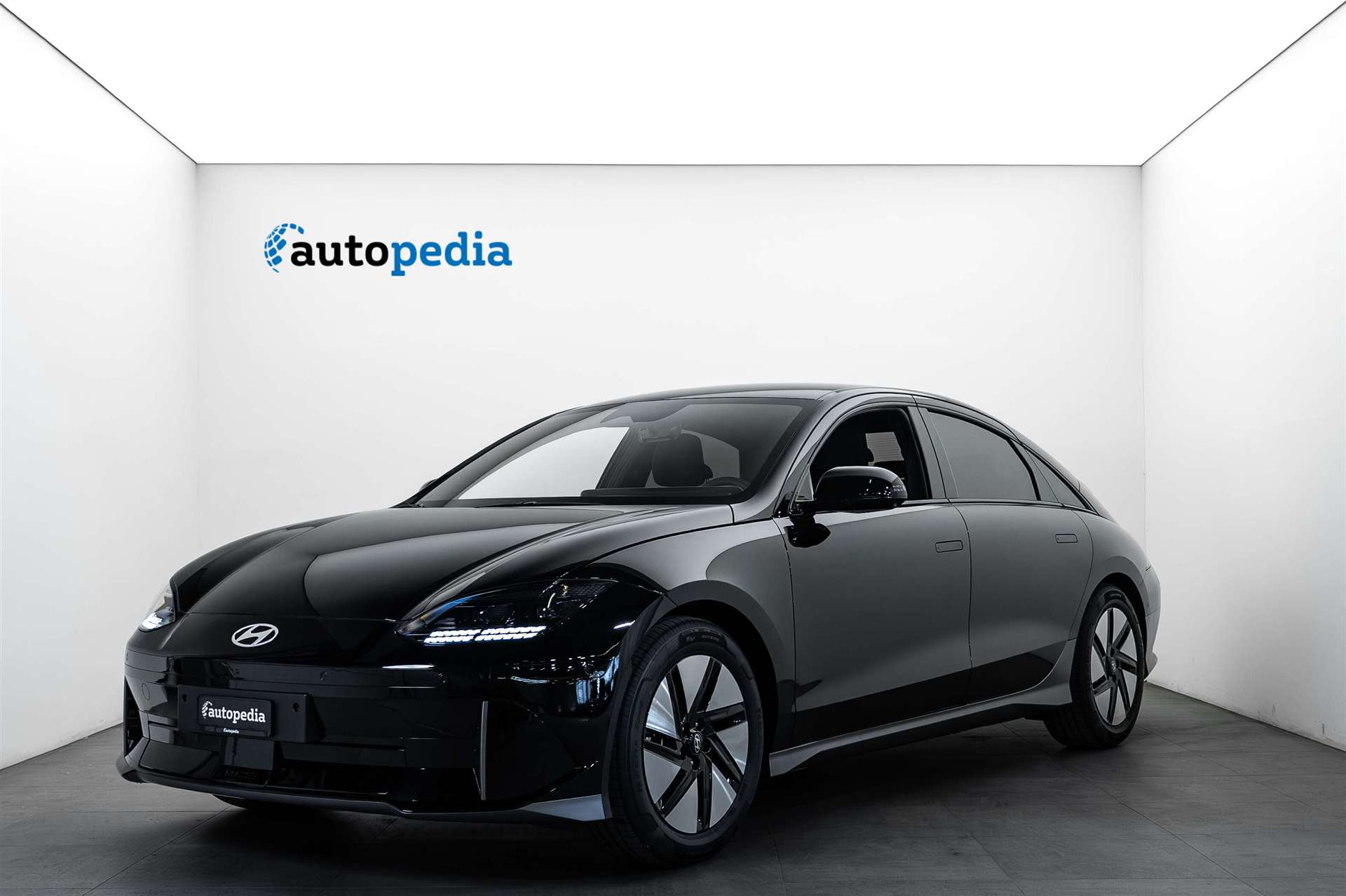 HYUNDAI Ioniq 6 77kWh Plus Line 325PS 4WD Automat
