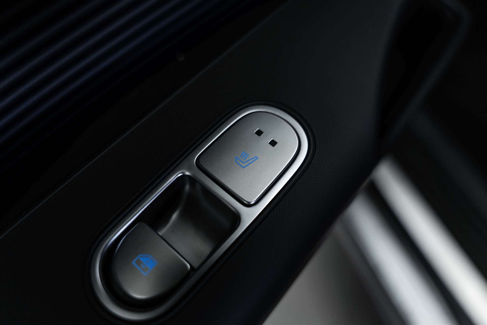 HYUNDAI Ioniq 6 77kWh Plus Line 325PS 4WD Automat-image-10