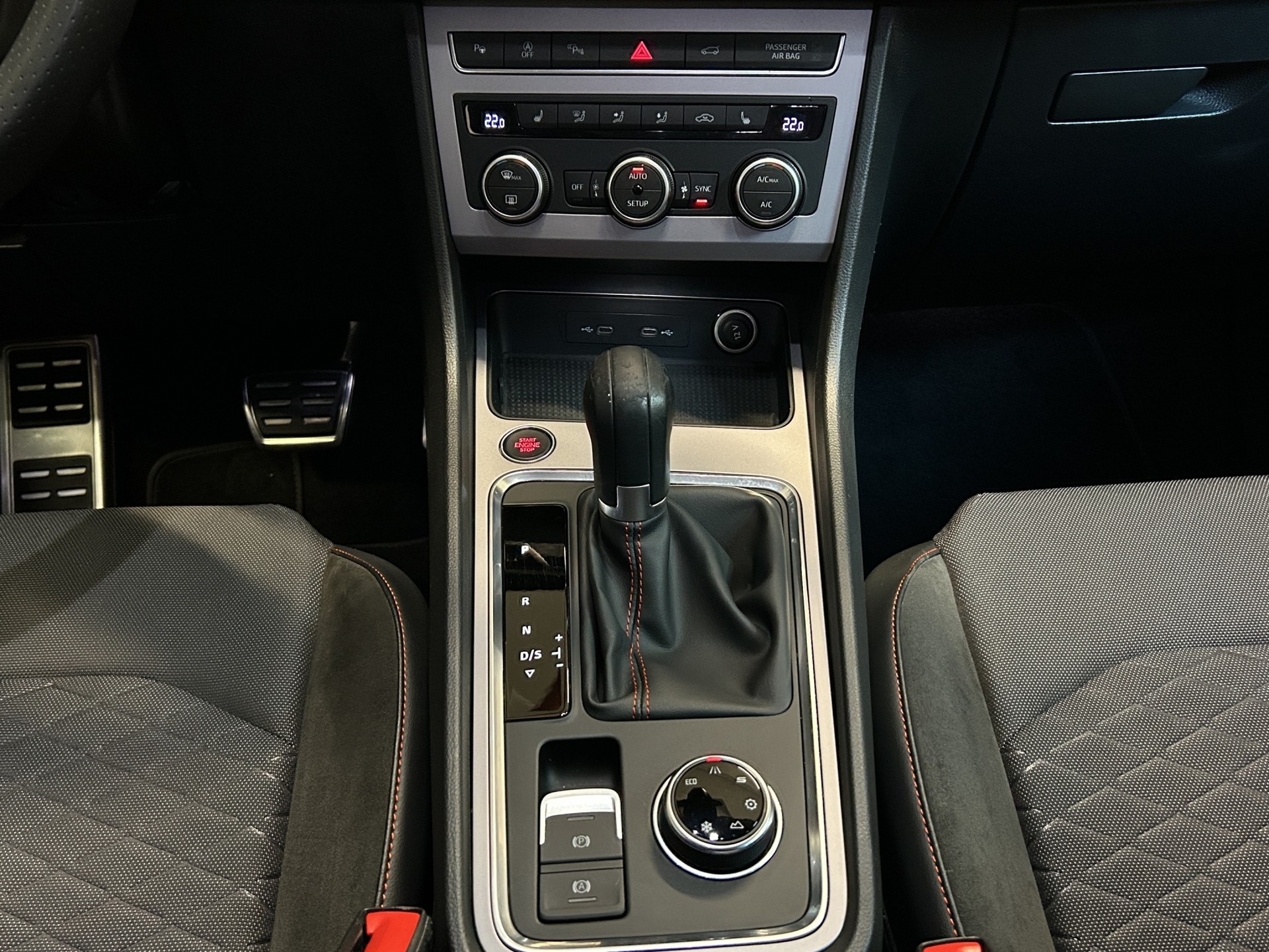 SEAT Ateca 2.0 TSI Hola FR 4Drive DSG-image-21