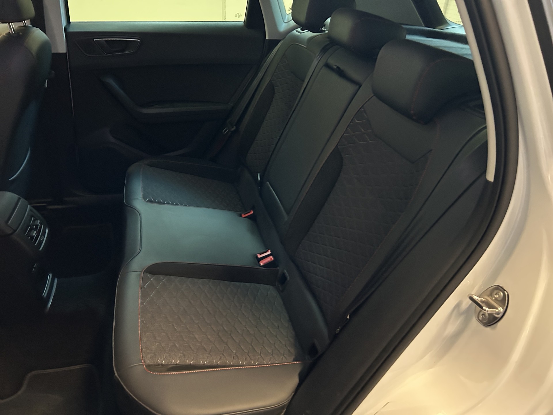 SEAT Ateca 2.0 TSI Hola FR 4Drive DSG-image-15