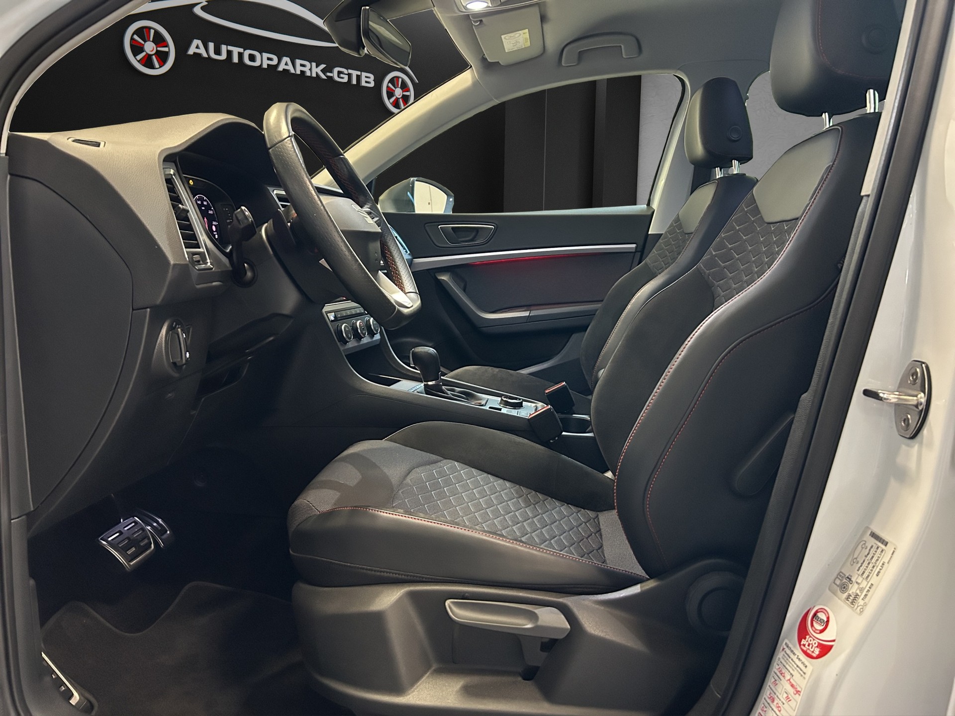 SEAT Ateca 2.0 TSI Hola FR 4Drive DSG-image-10
