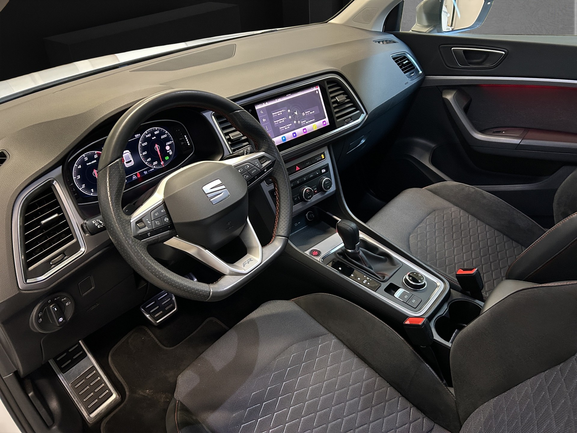 SEAT Ateca 2.0 TSI Hola FR 4Drive DSG-image-12