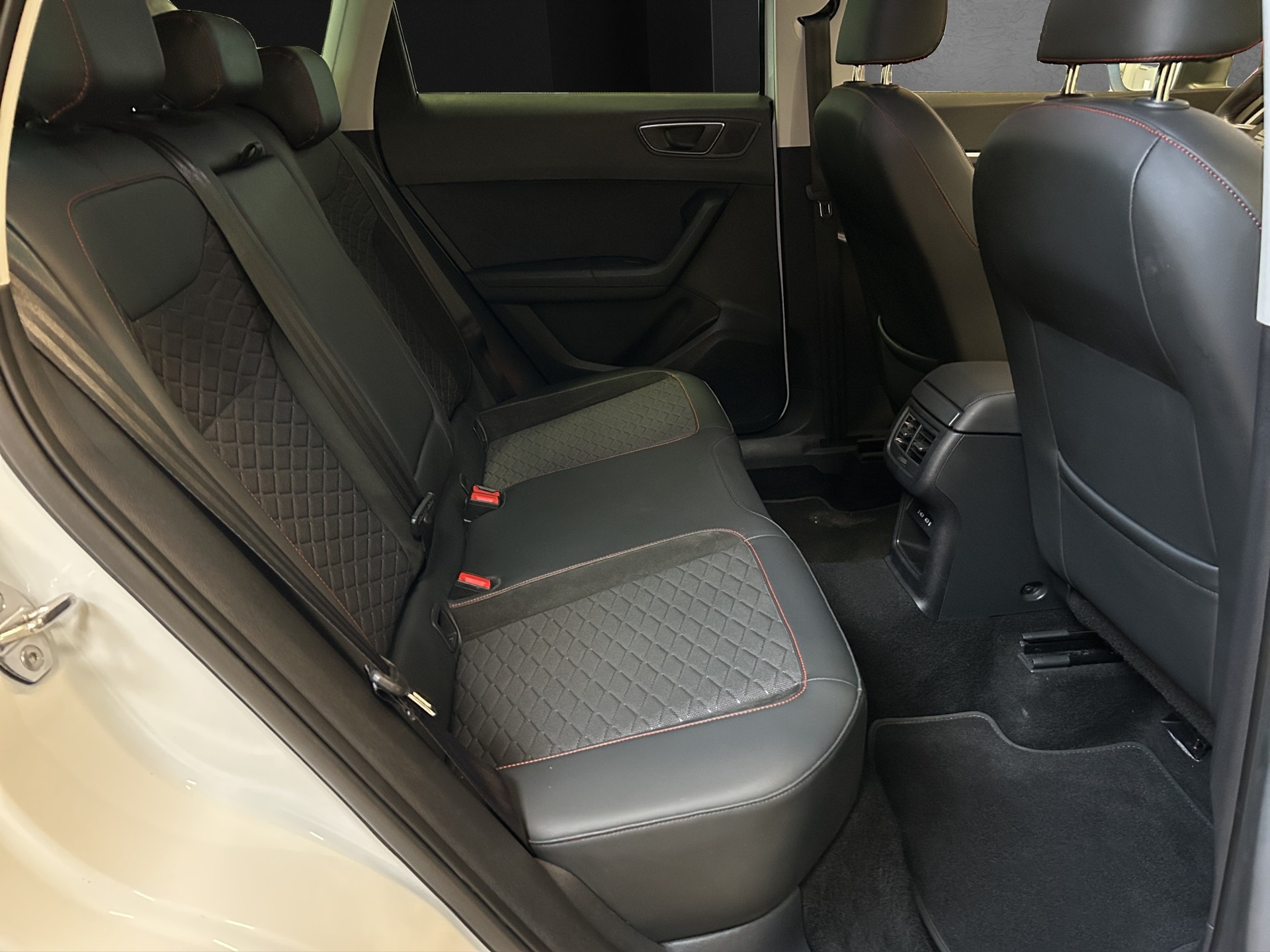 SEAT Ateca 2.0 TSI Hola FR 4Drive DSG-image-16
