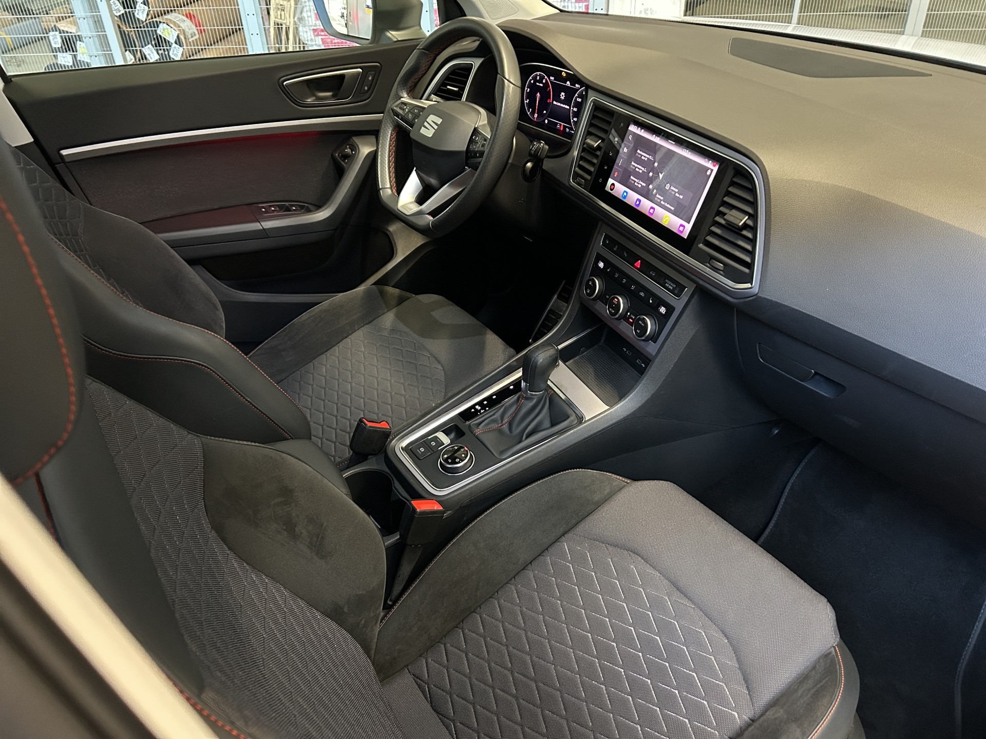 SEAT Ateca 2.0 TSI Hola FR 4Drive DSG-image-14