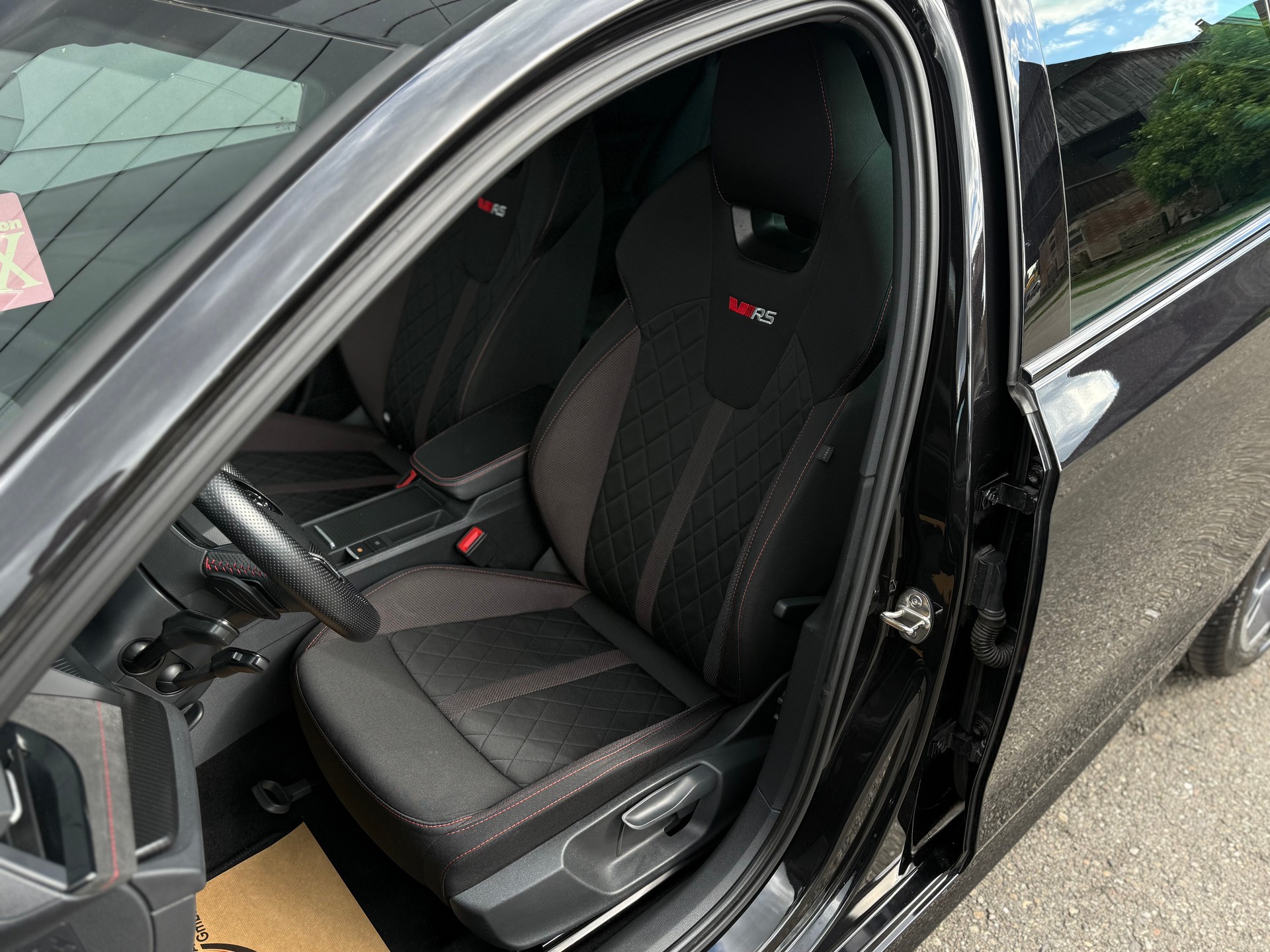 SKODA Octavia Combi 2.0 TDI DSG RS 4x4 °° 5 Jahre / 100'000 KM Skoda Garantie °°-image-10
