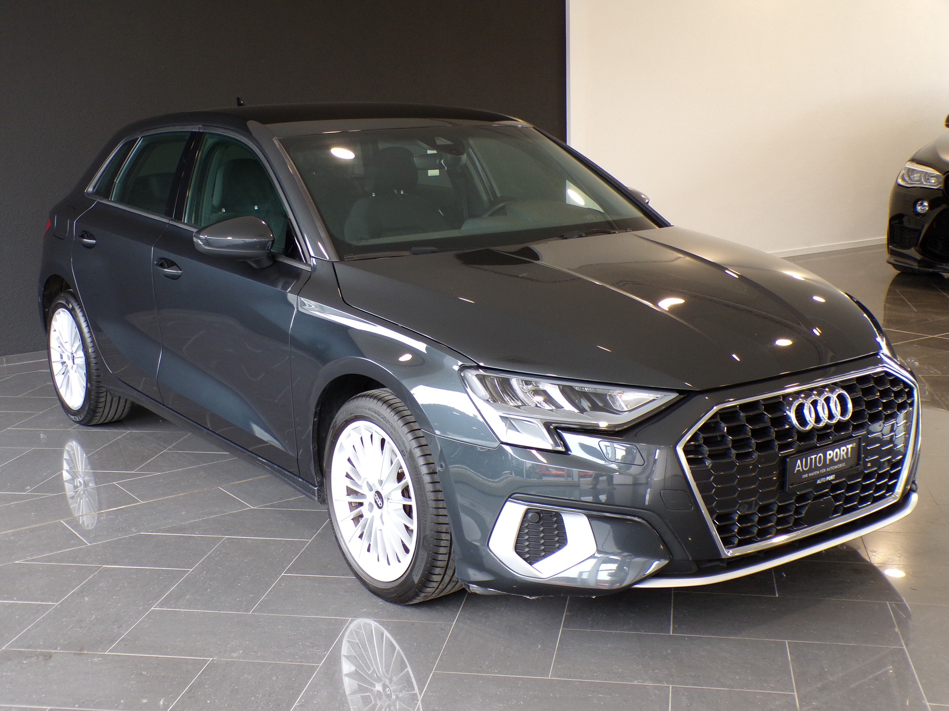 AUDI 30 TFSI-showroom-element-3