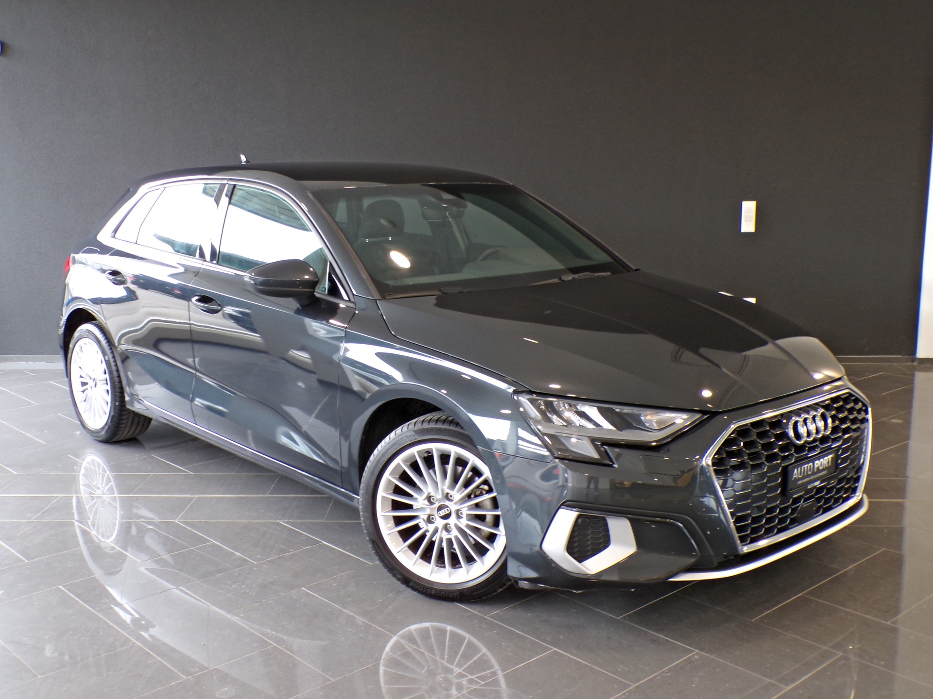 AUDI 30 TFSI-showroom-element-1