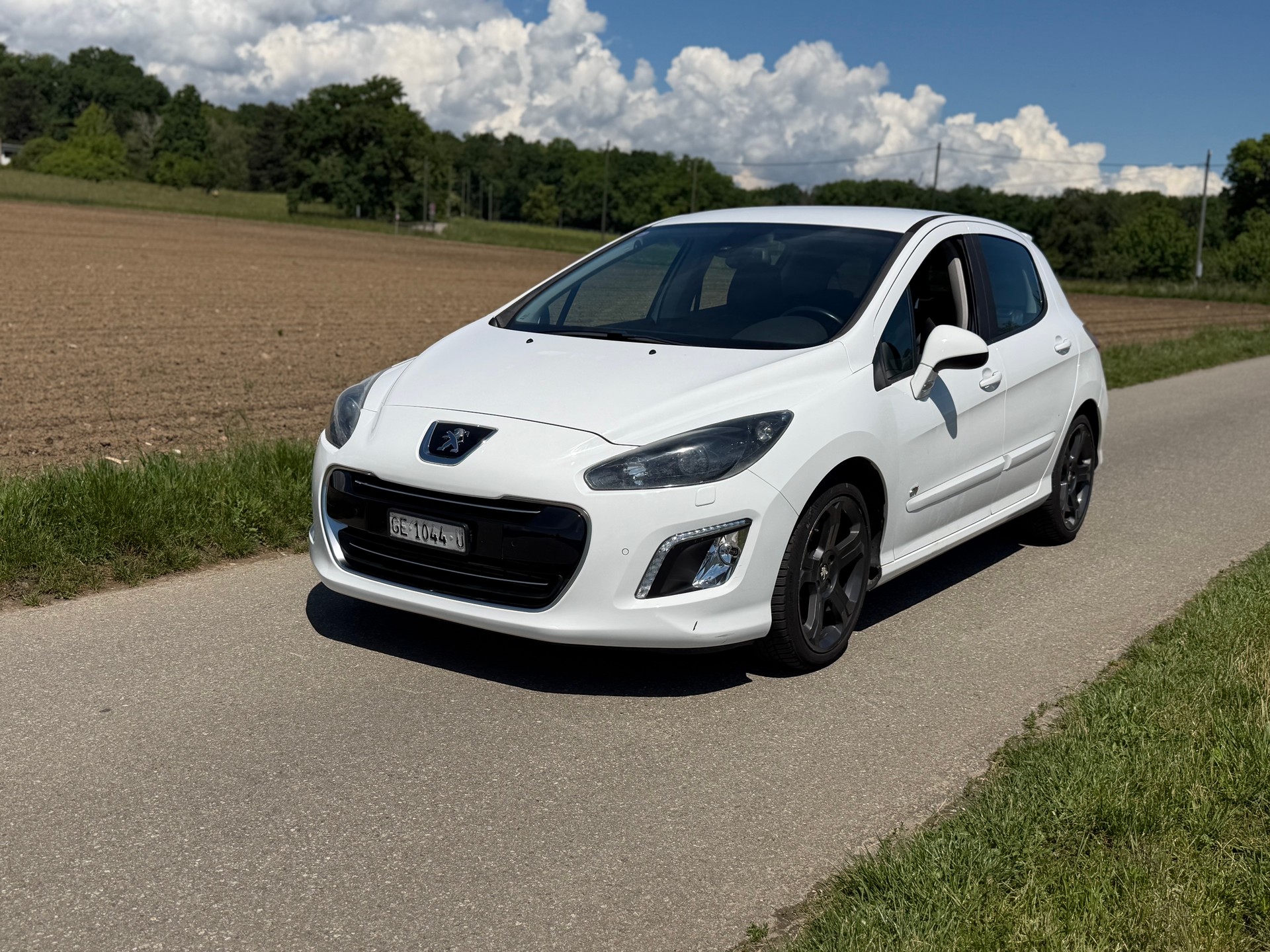 PEUGEOT 308 1.6 16V T GTi-image-1