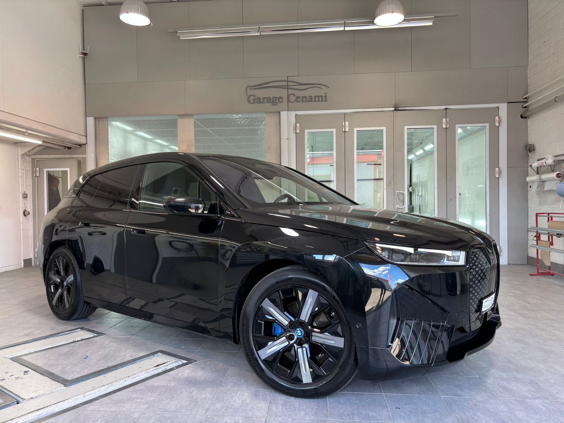BMW iX xDrive50-image-1